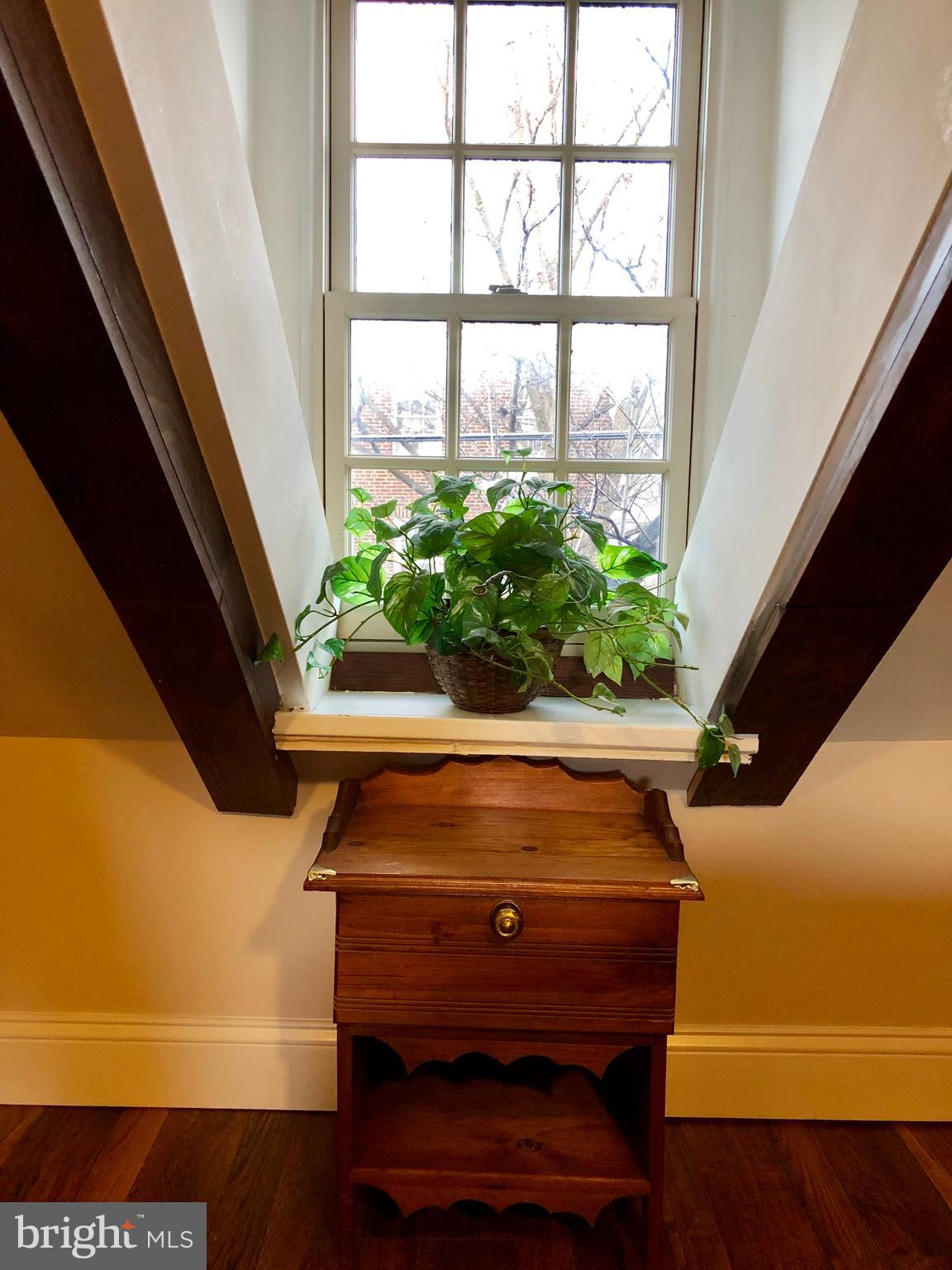 QUEEN VILLAGE - Residential Lease