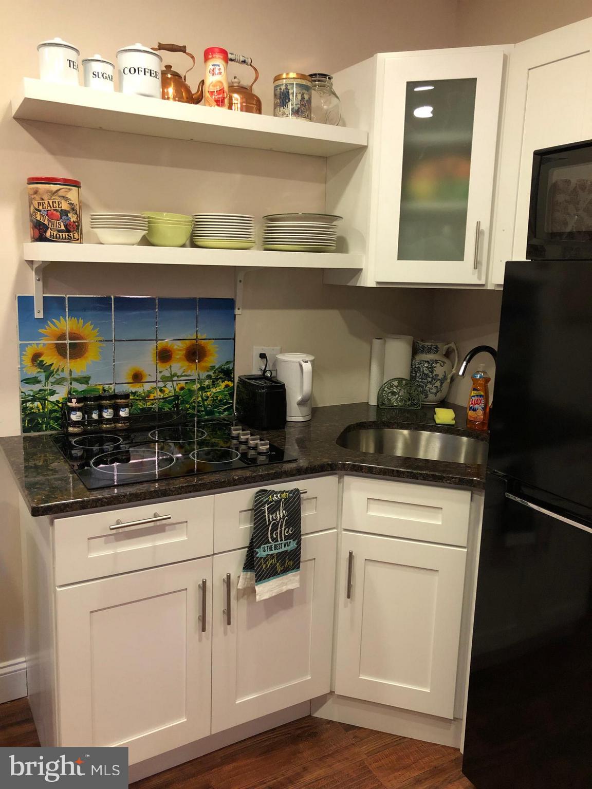 QUEEN VILLAGE - Residential Lease