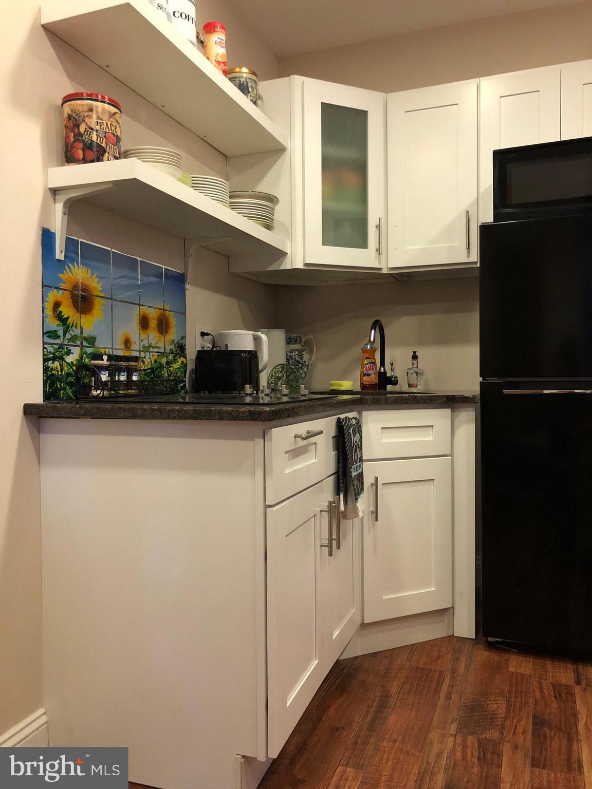 QUEEN VILLAGE - Residential Lease