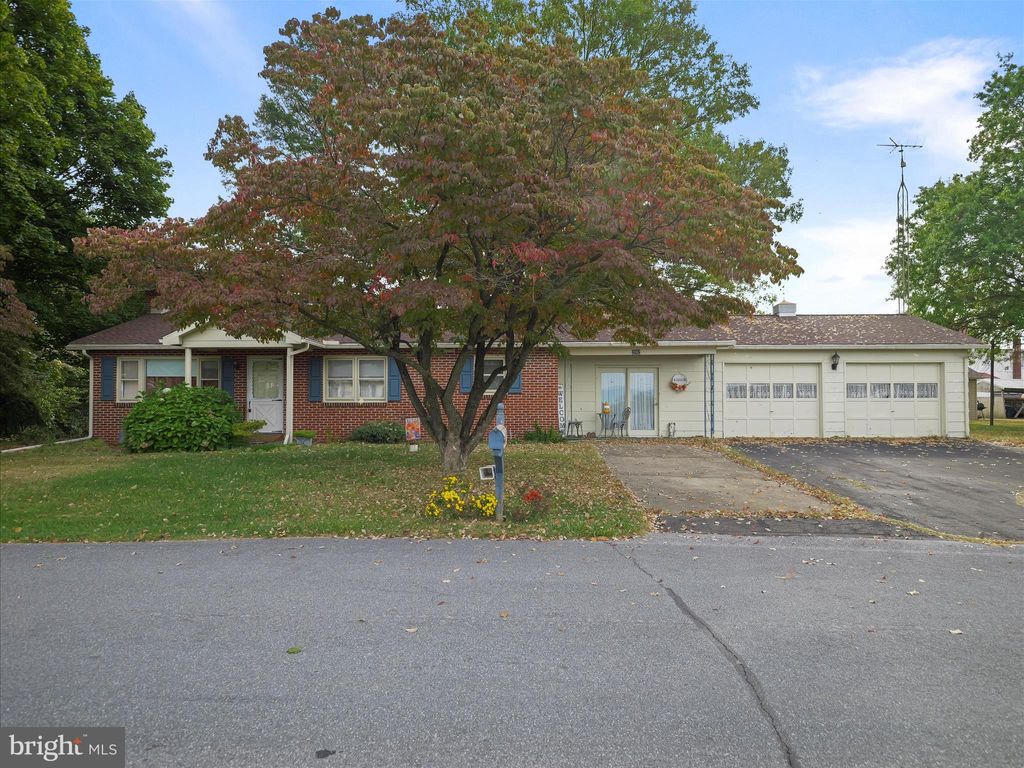 Photo of 292 Cherry Lane Dr, CHAMBERSBURG, PA 17202 (MLS # PAFL2029890)