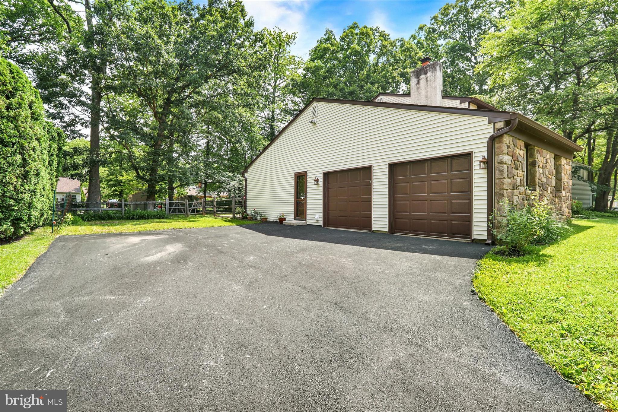 542 NOTTINGHAM DRIVE