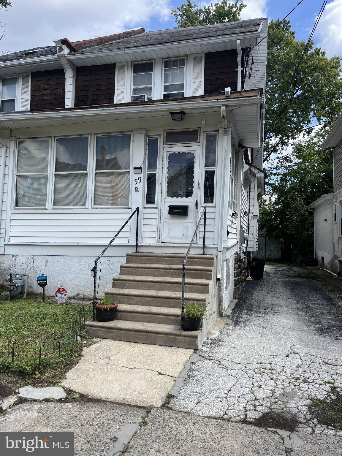 39 BEVERLY AVENUE