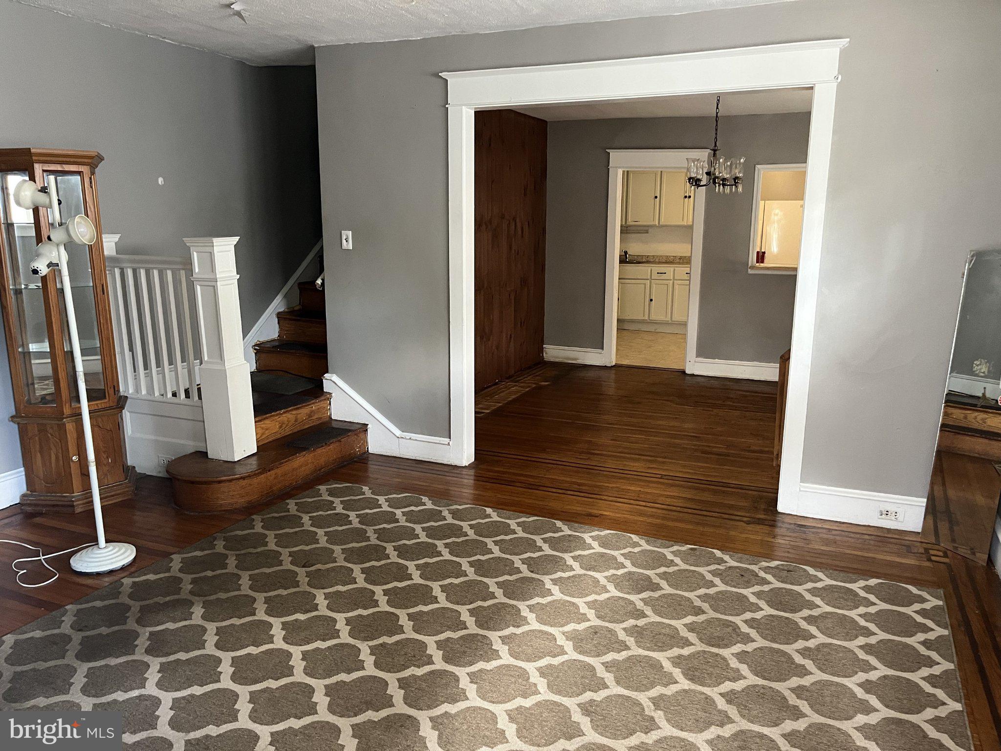 39 BEVERLY AVENUE