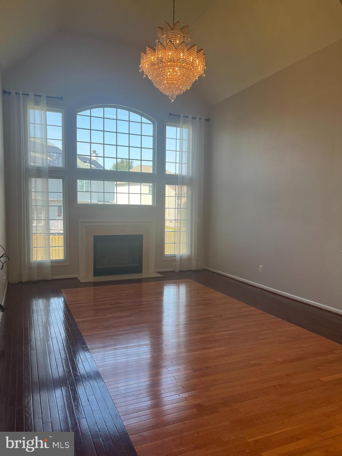 LOUDOUN VALLEY ESTATES - Residential Lease