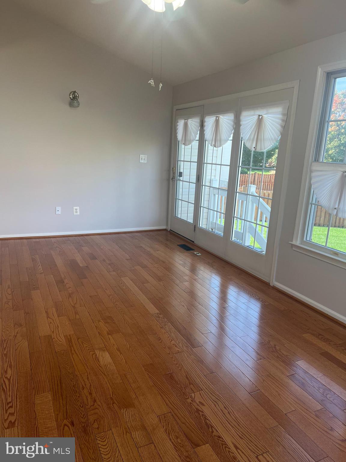 LOUDOUN VALLEY ESTATES - Residential Lease