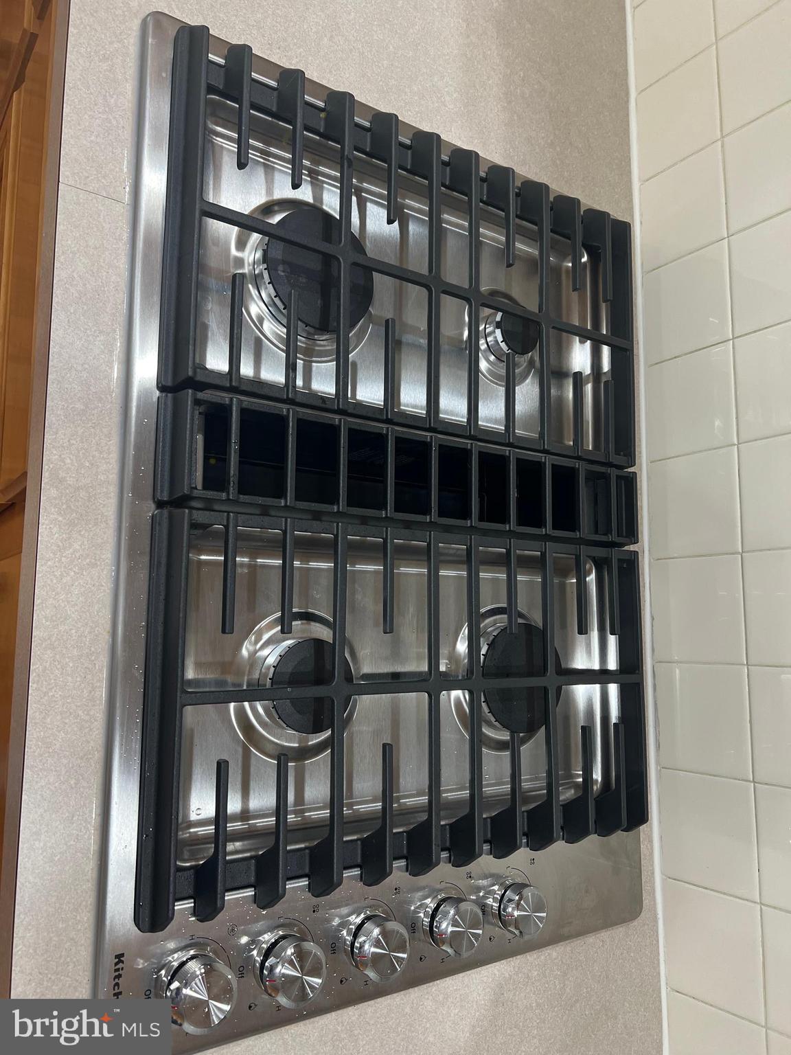 LOUDOUN VALLEY ESTATES - Residential Lease