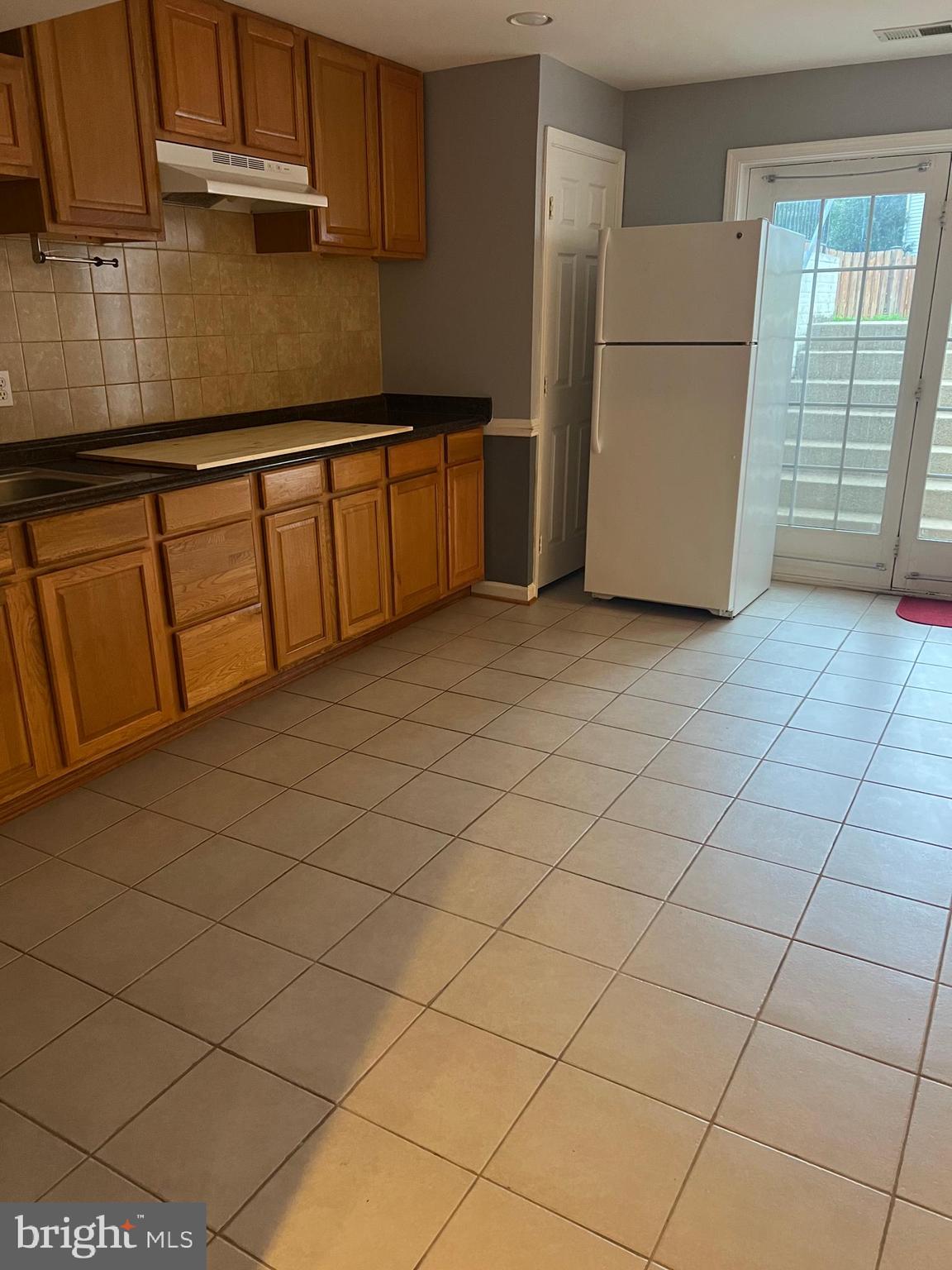 LOUDOUN VALLEY ESTATES - Residential Lease