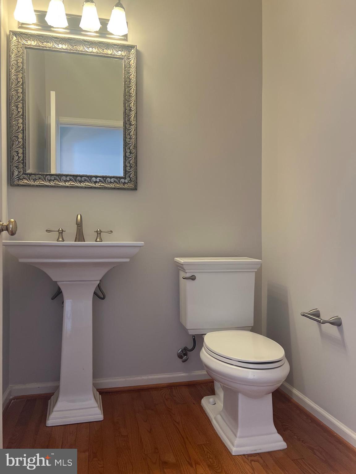 LOUDOUN VALLEY ESTATES - Residential Lease