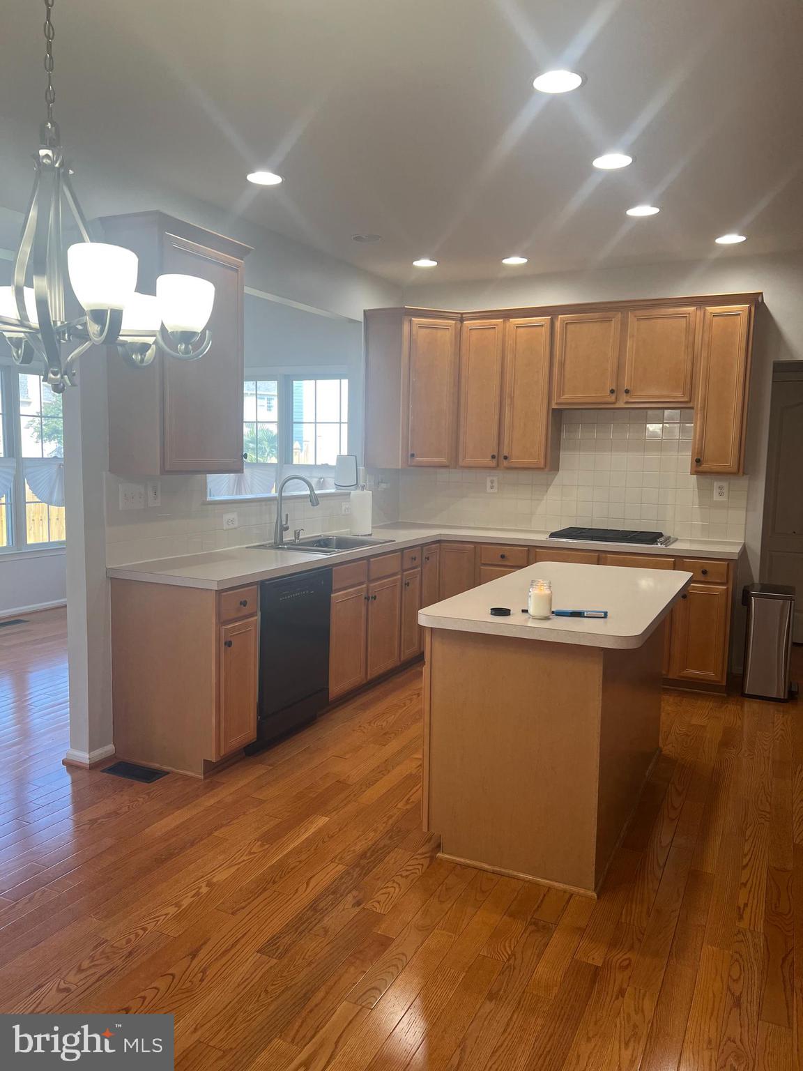 LOUDOUN VALLEY ESTATES - Residential Lease