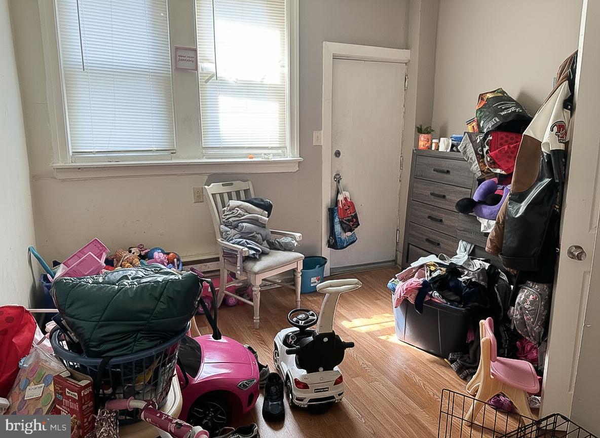 6906 WOODLAND AVENUE