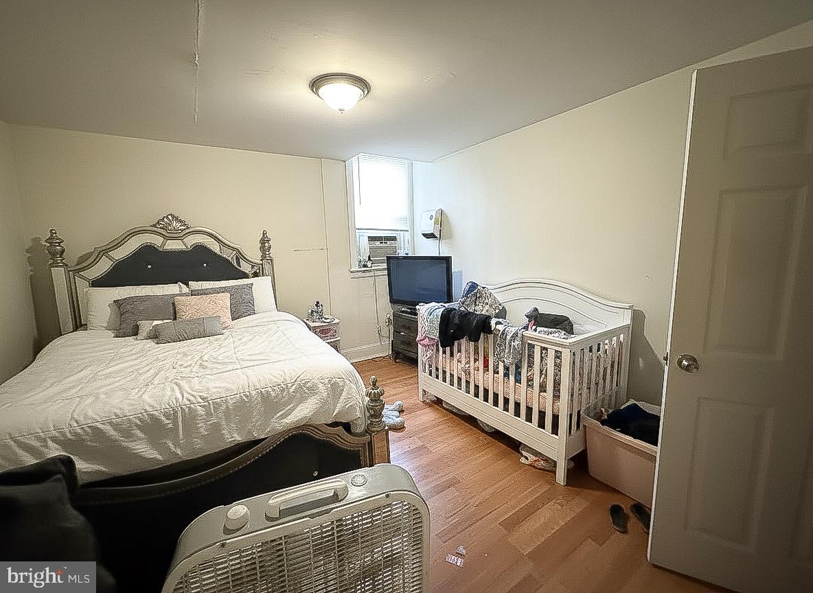 6906 WOODLAND AVENUE