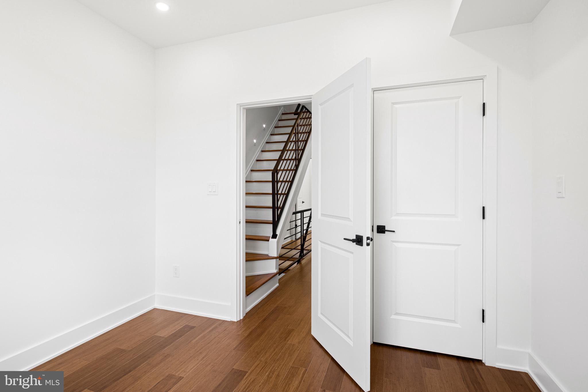WEST KENSINGTON - Residential