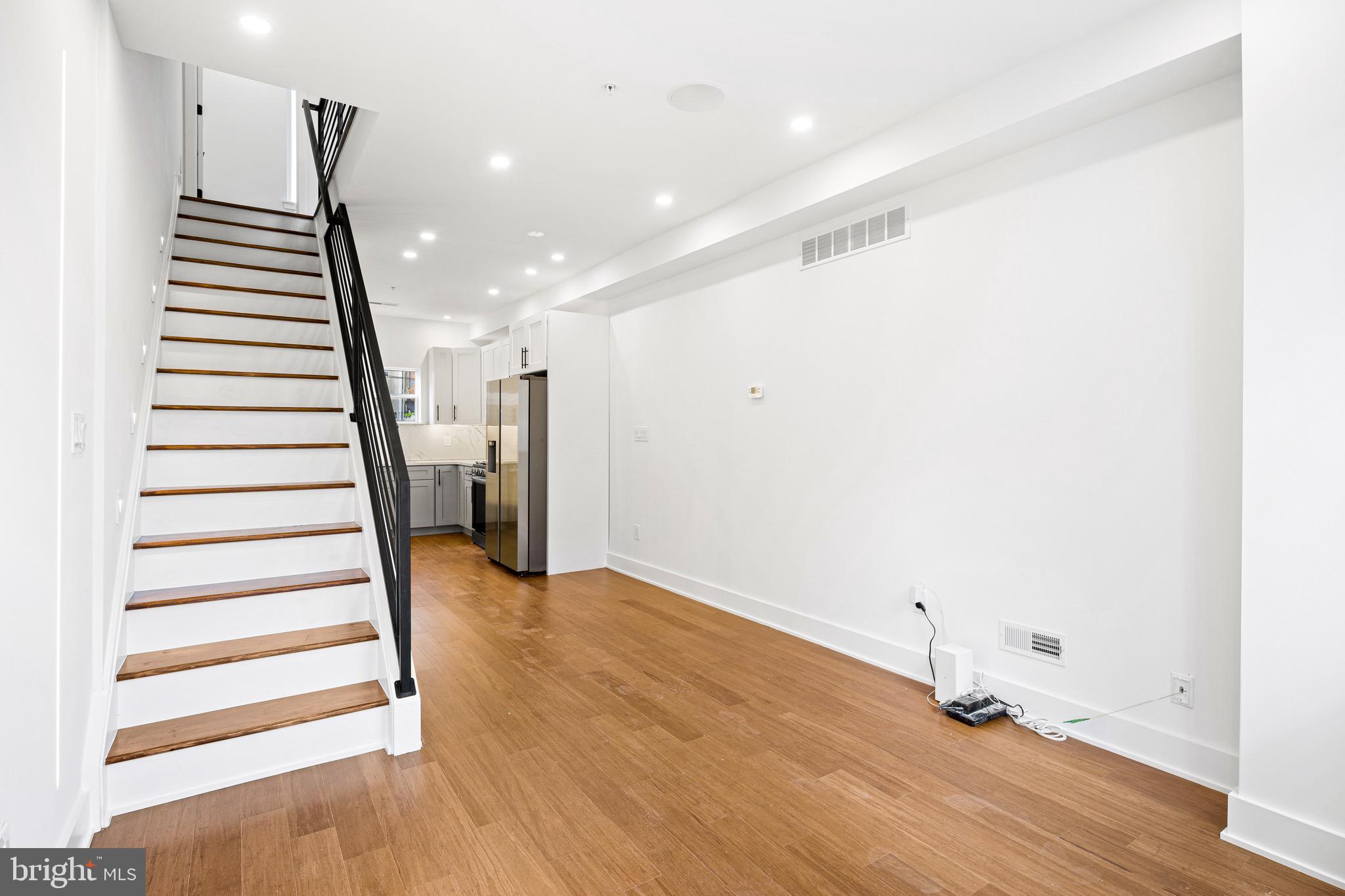 WEST KENSINGTON - Residential