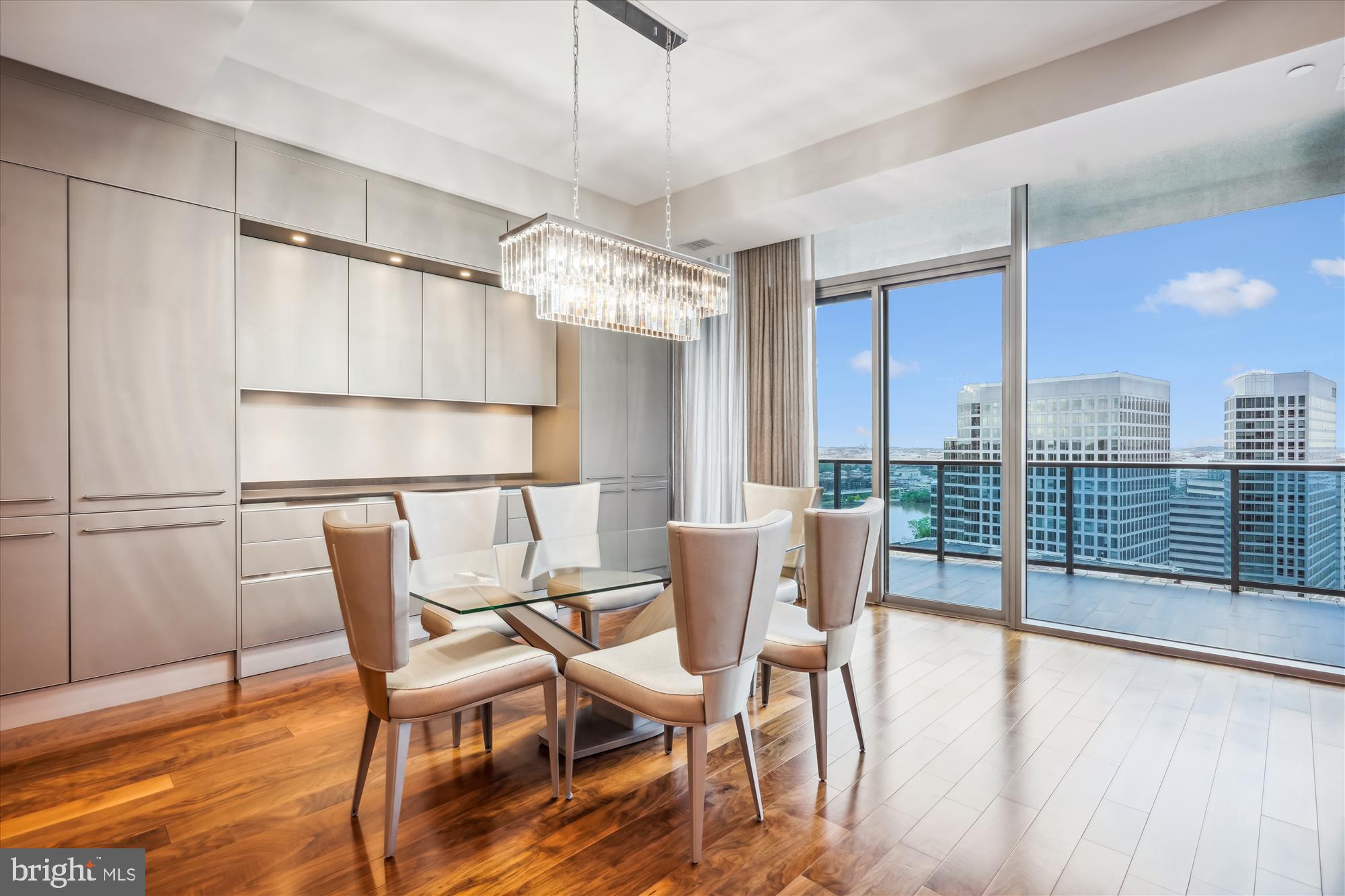 ARLINGTON - Residential