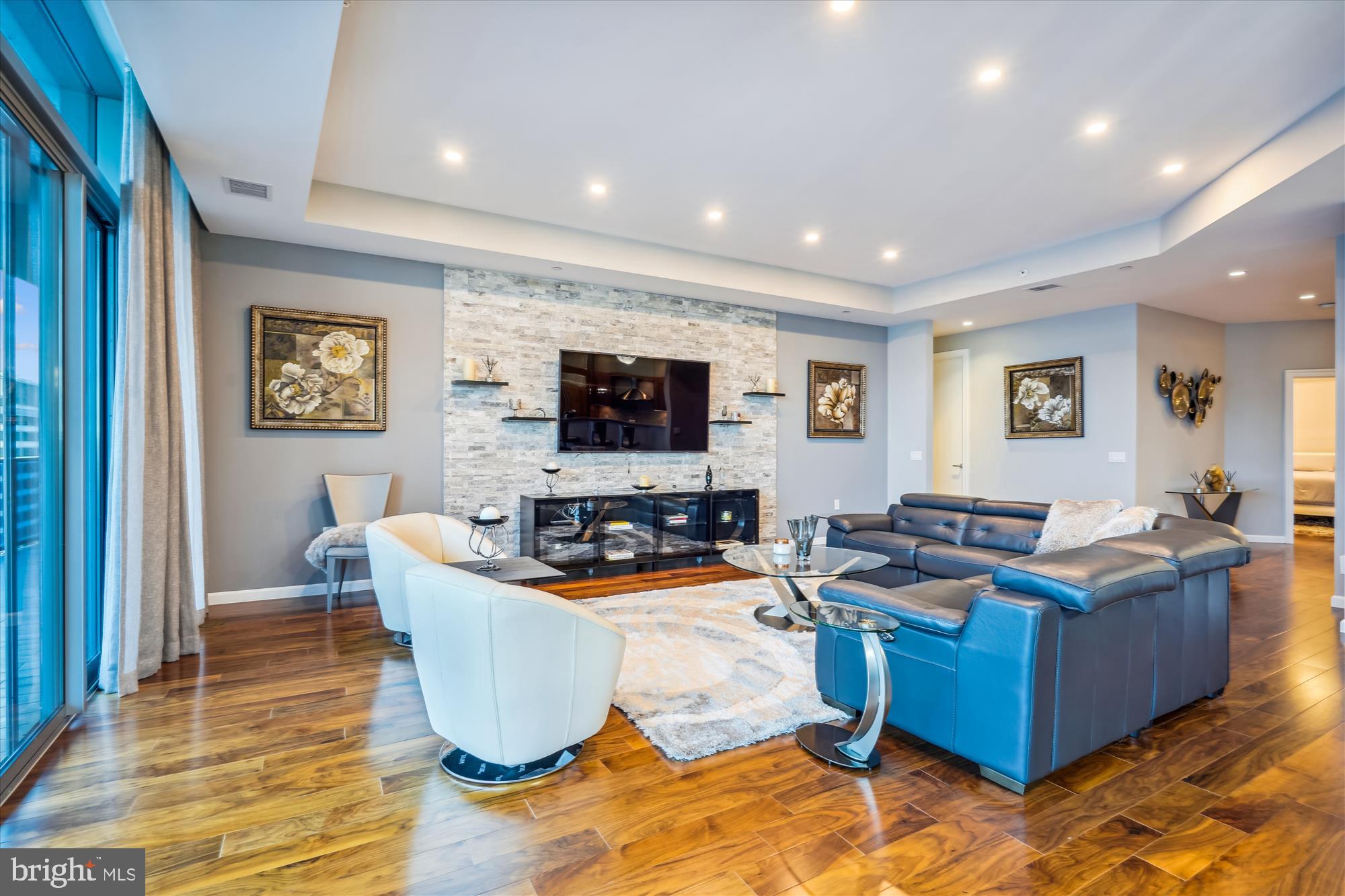 ARLINGTON - Residential