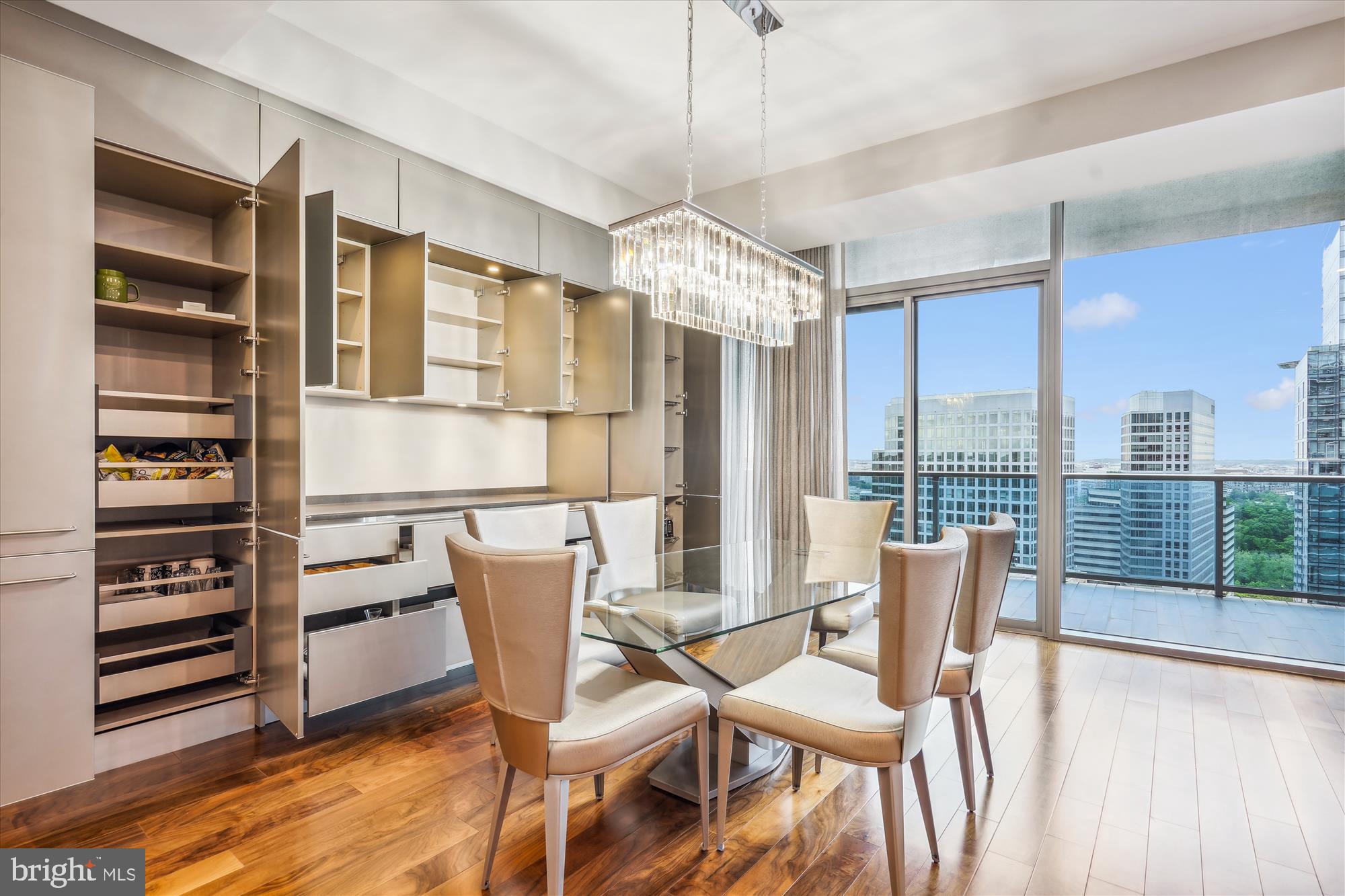 ARLINGTON - Residential