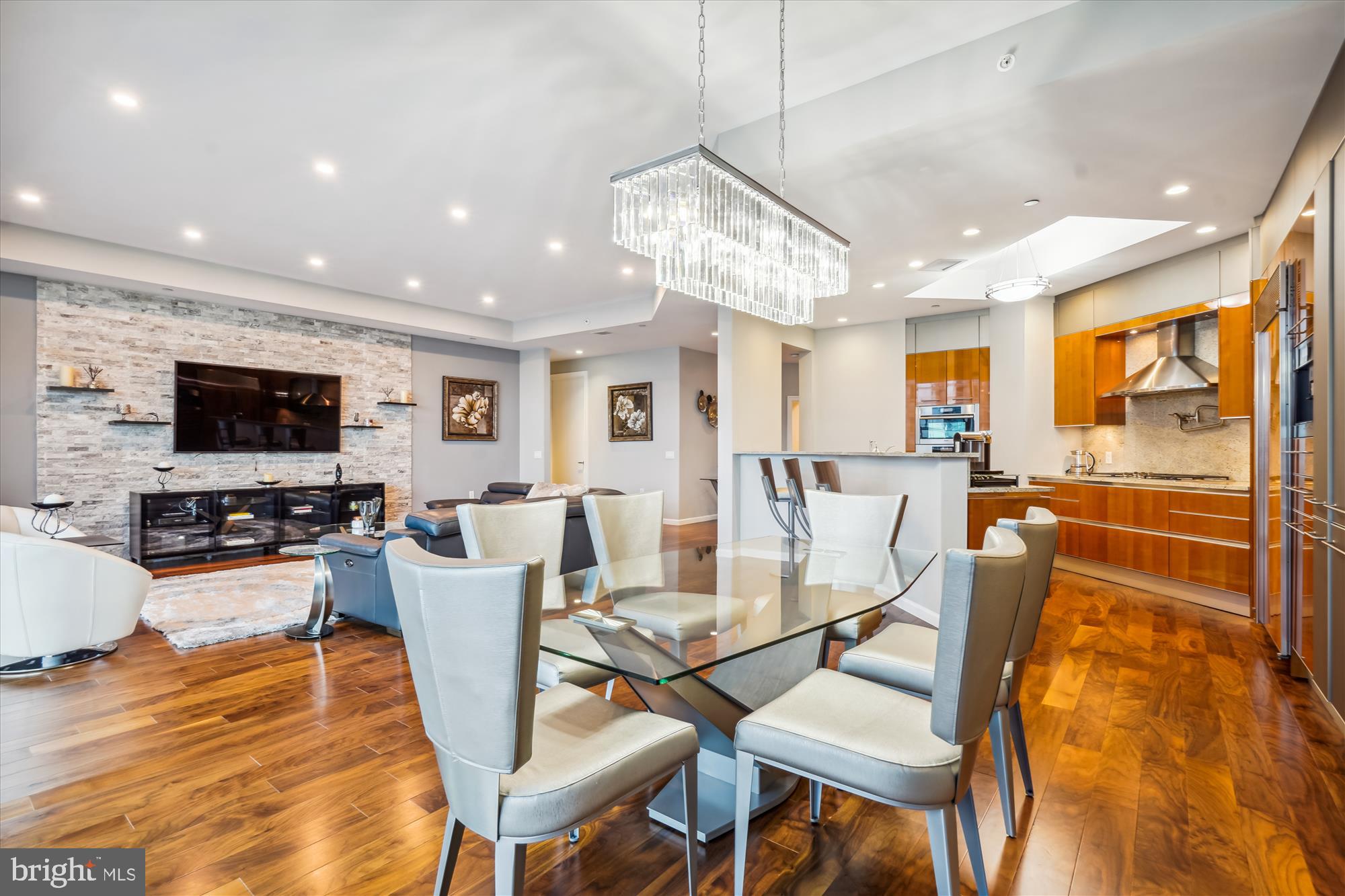 ARLINGTON - Residential