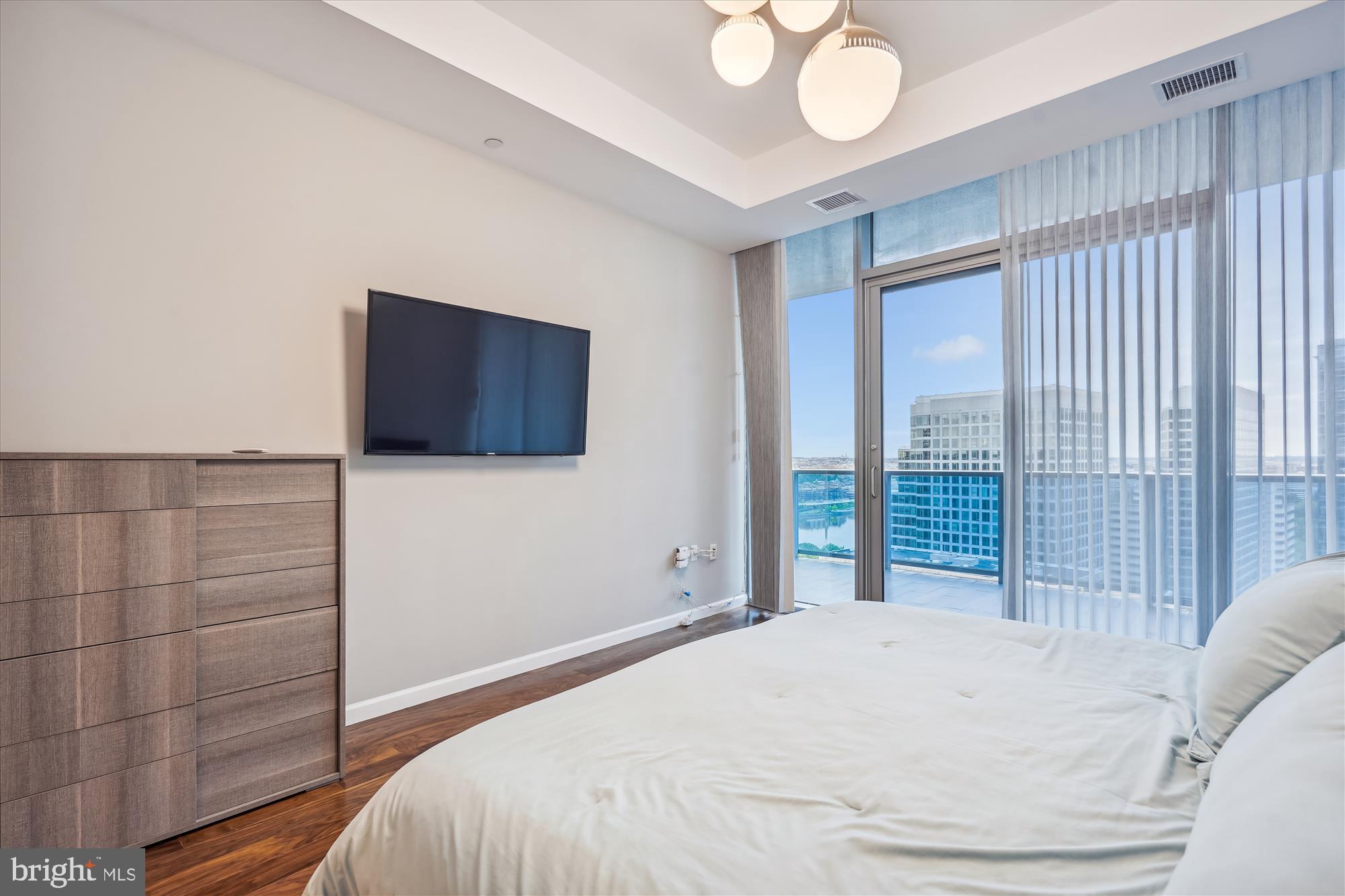 ARLINGTON - Residential