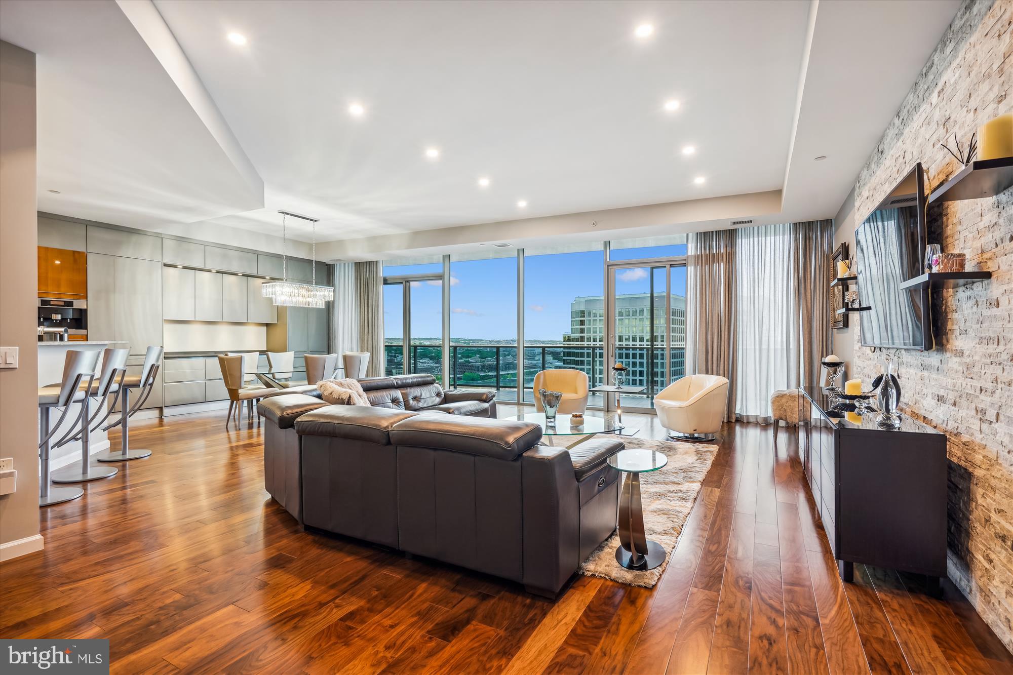 ARLINGTON - Residential