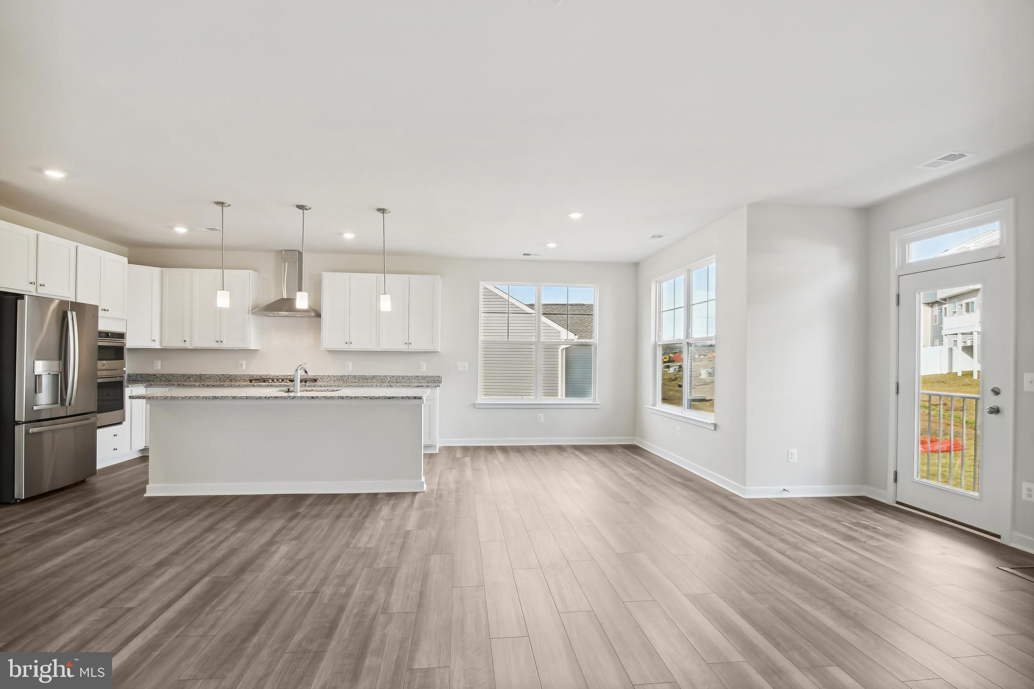 SENSENY VILLAGE - Residential