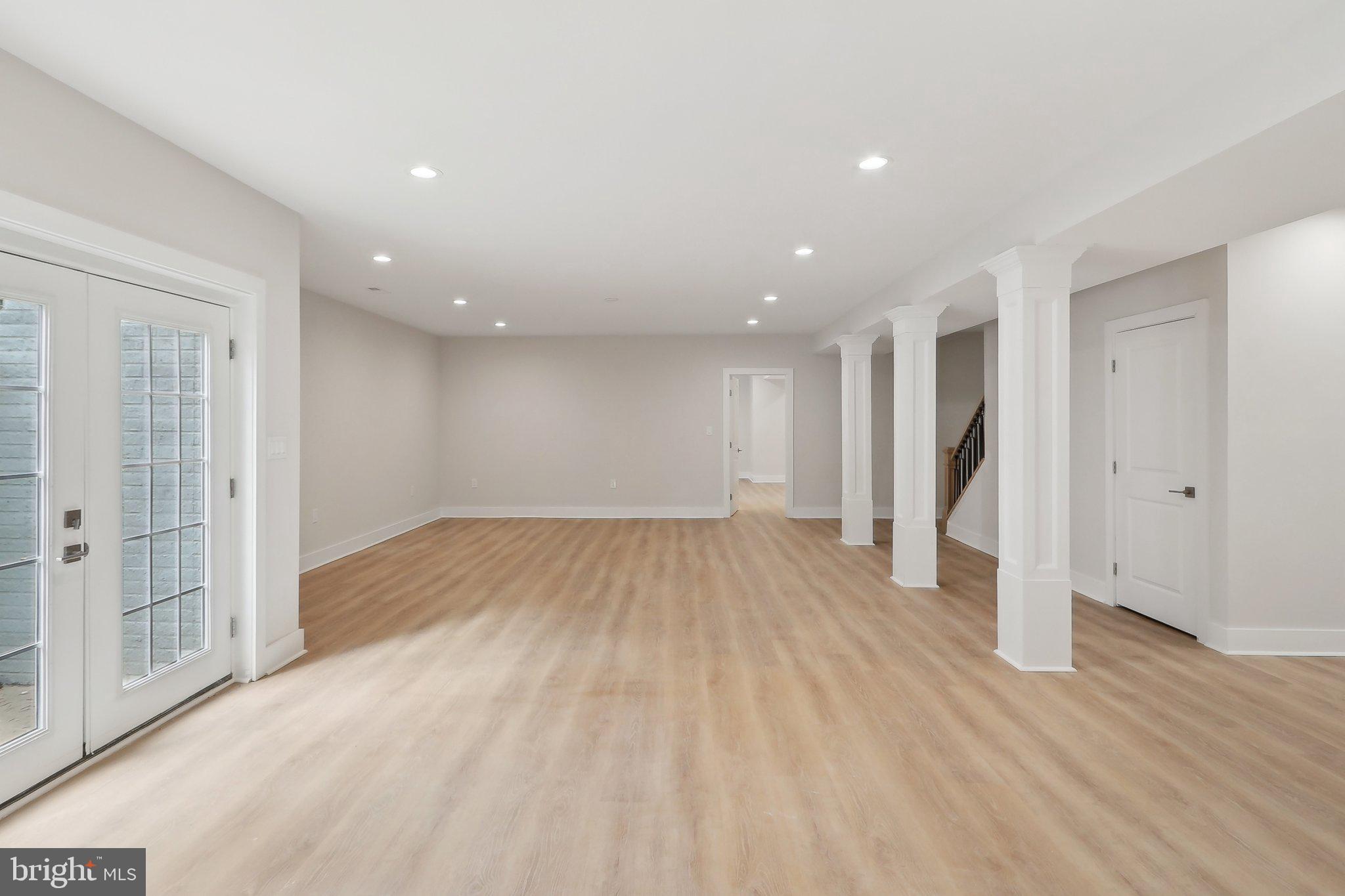 LAROCHE PROPERTY - Residential