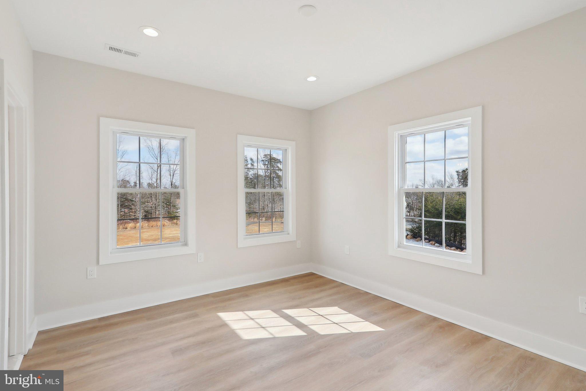 LAROCHE PROPERTY - Residential