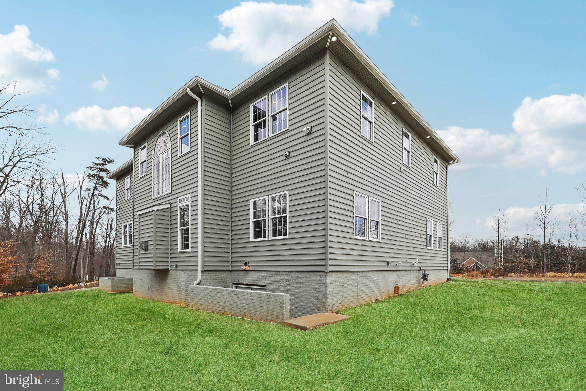 LAROCHE PROPERTY - Residential