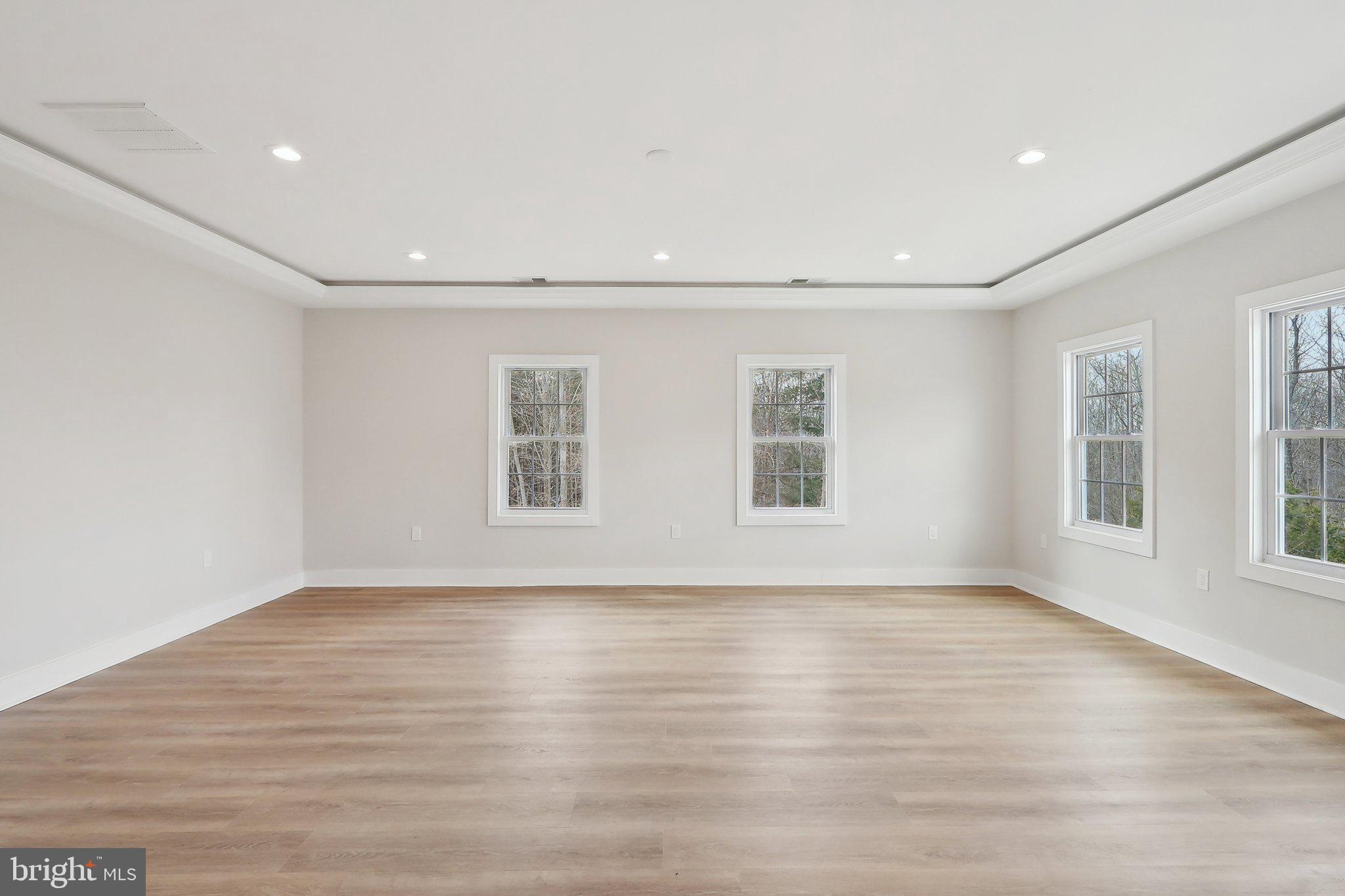 LAROCHE PROPERTY - Residential