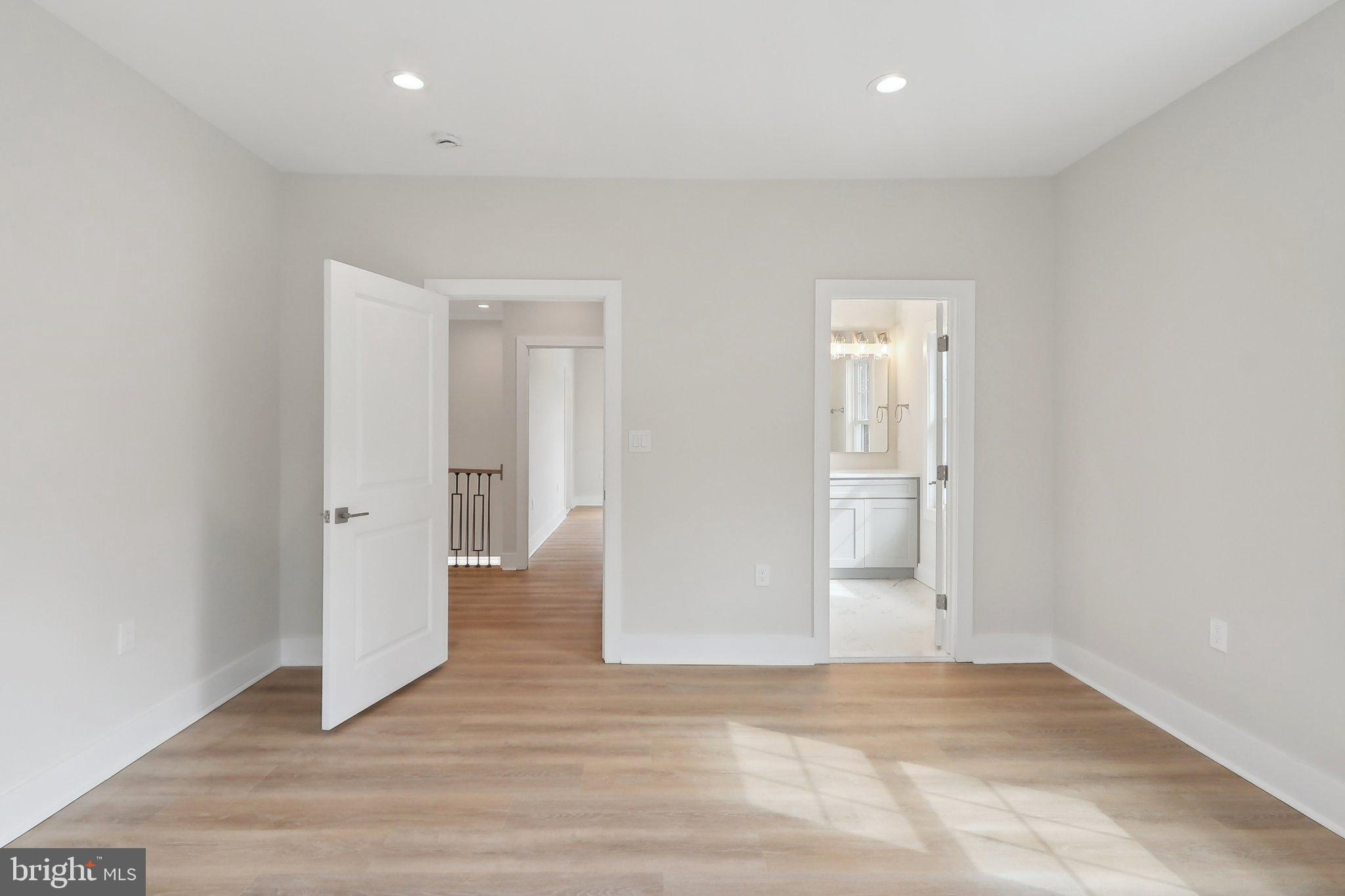 LAROCHE PROPERTY - Residential