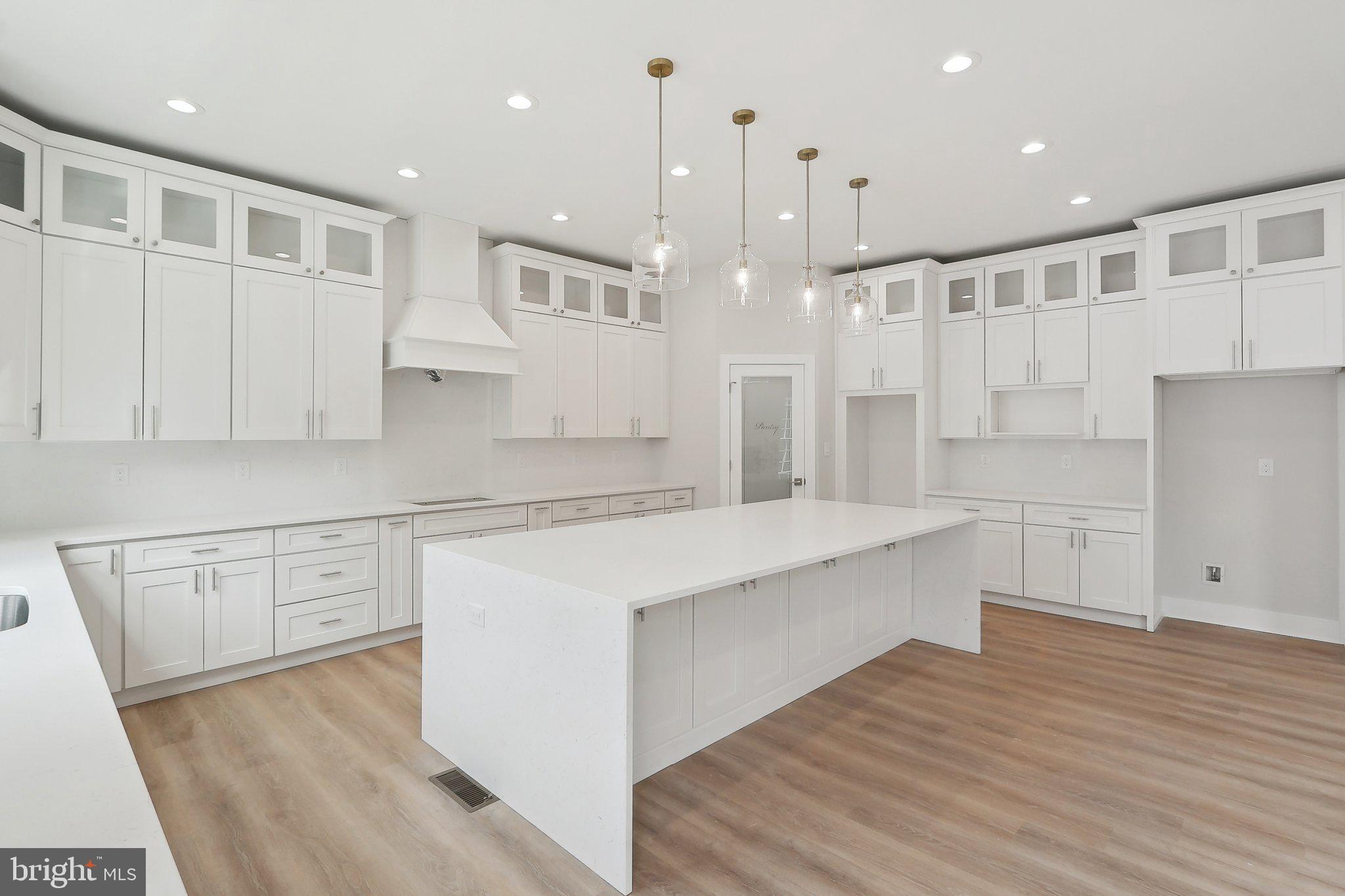 LAROCHE PROPERTY - Residential