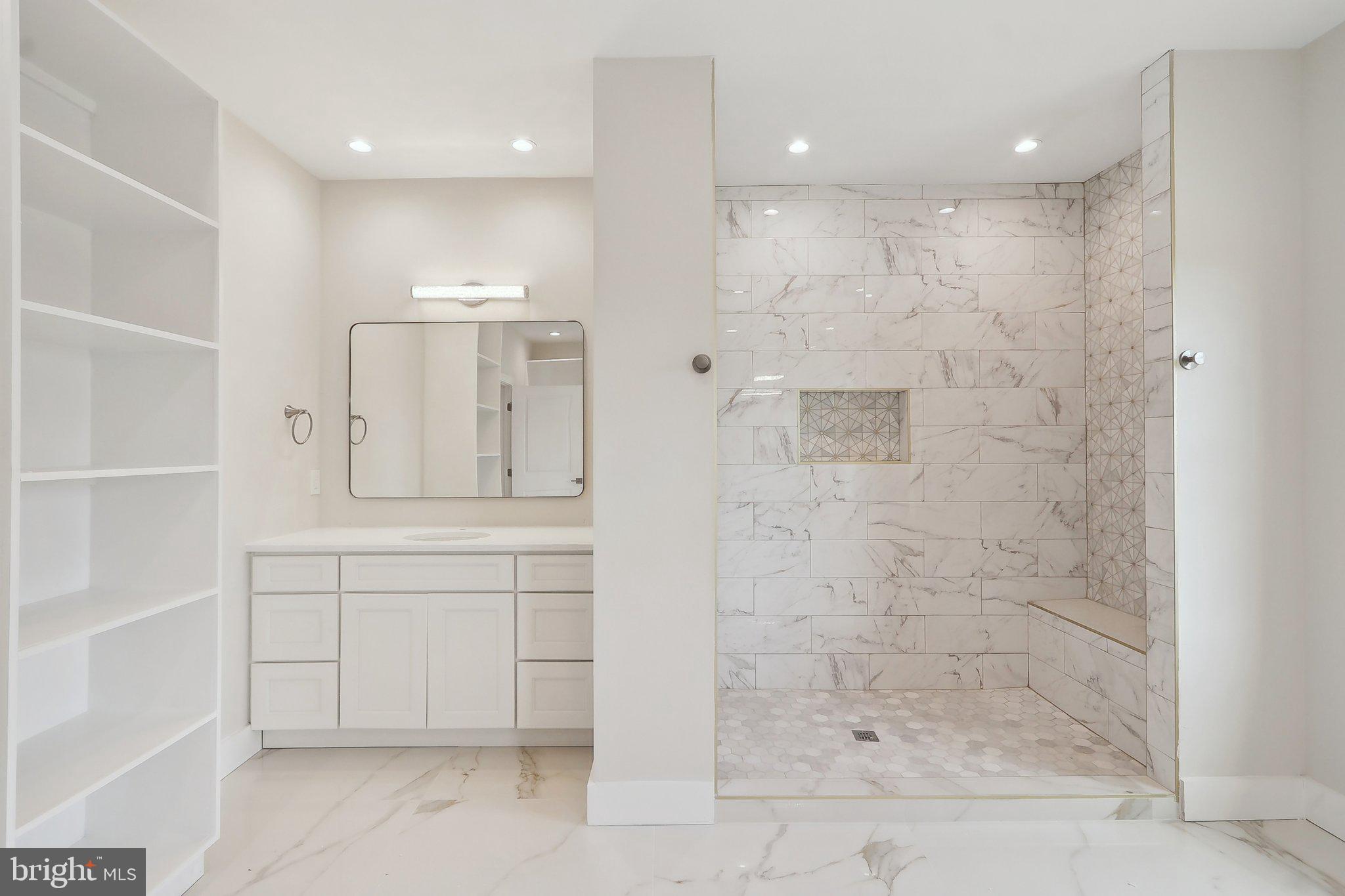 LAROCHE PROPERTY - Residential