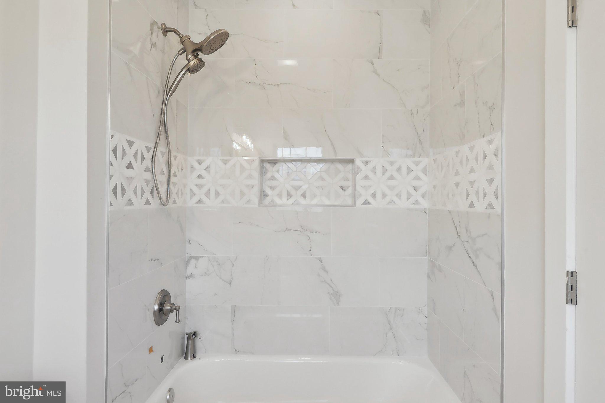 LAROCHE PROPERTY - Residential