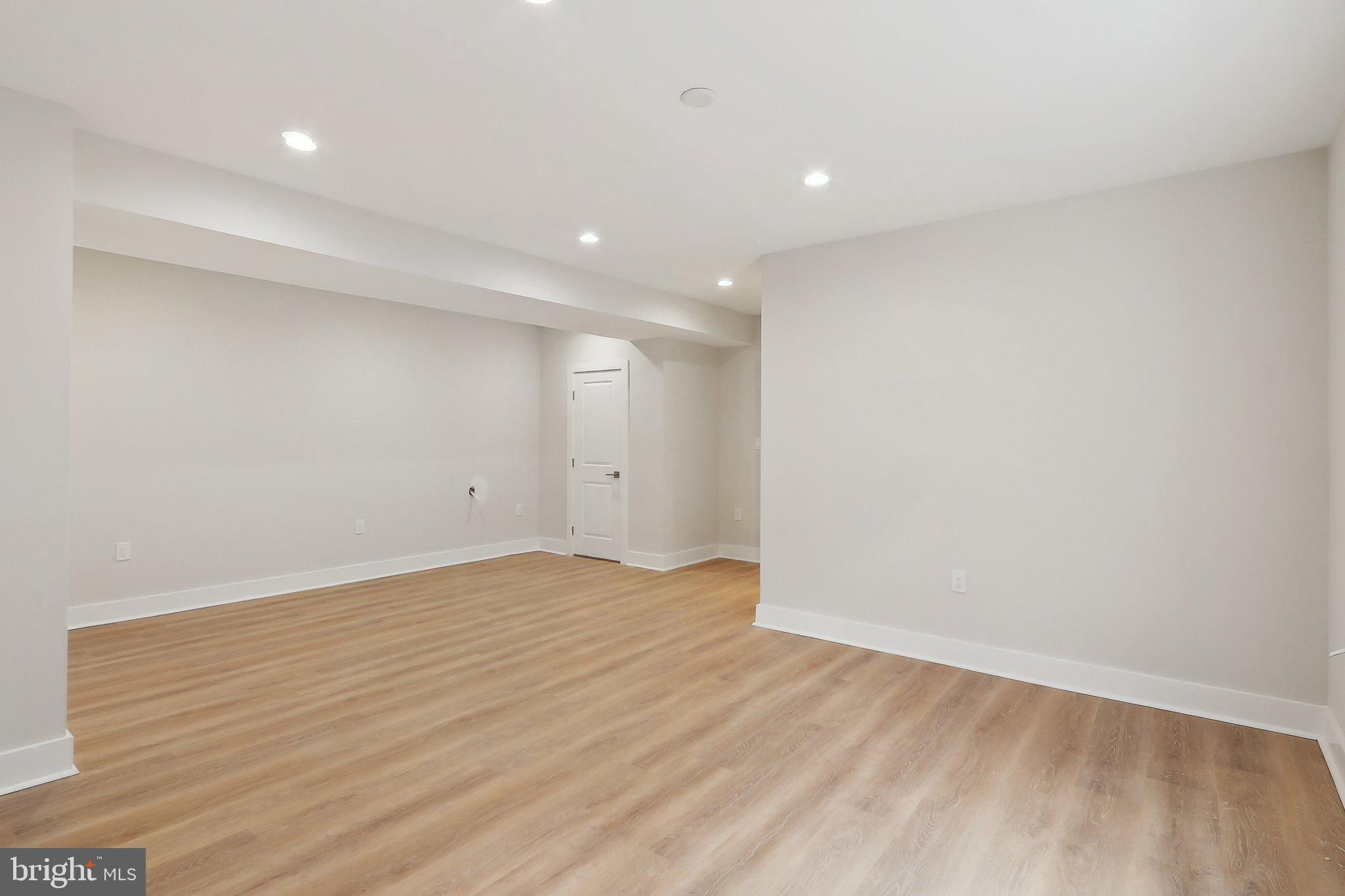 LAROCHE PROPERTY - Residential