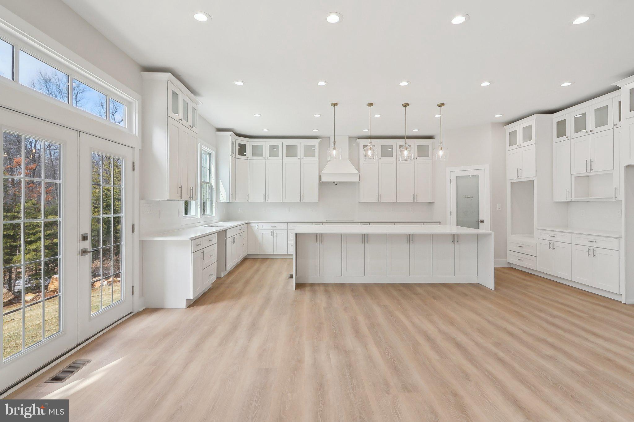 LAROCHE PROPERTY - Residential