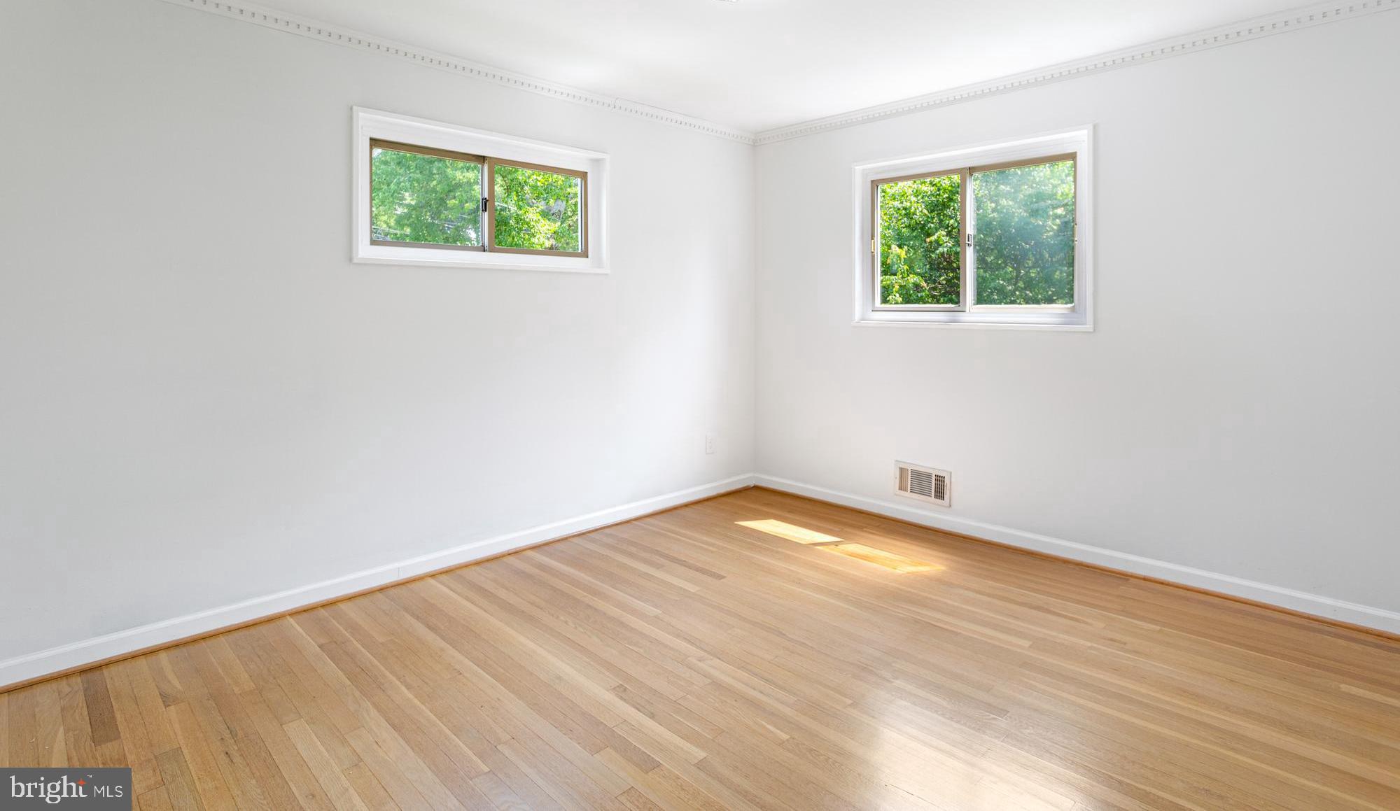 NEWPORT HILLS - Residential