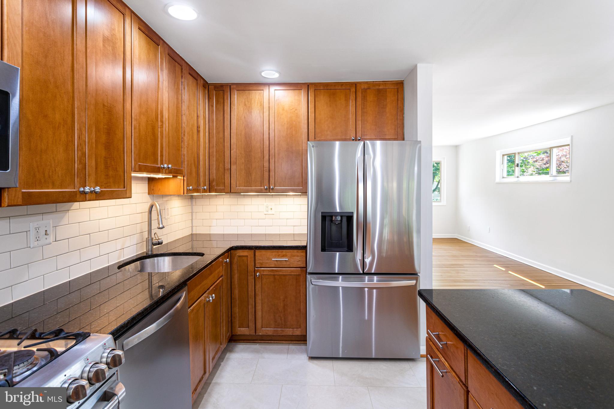 NEWPORT HILLS - Residential