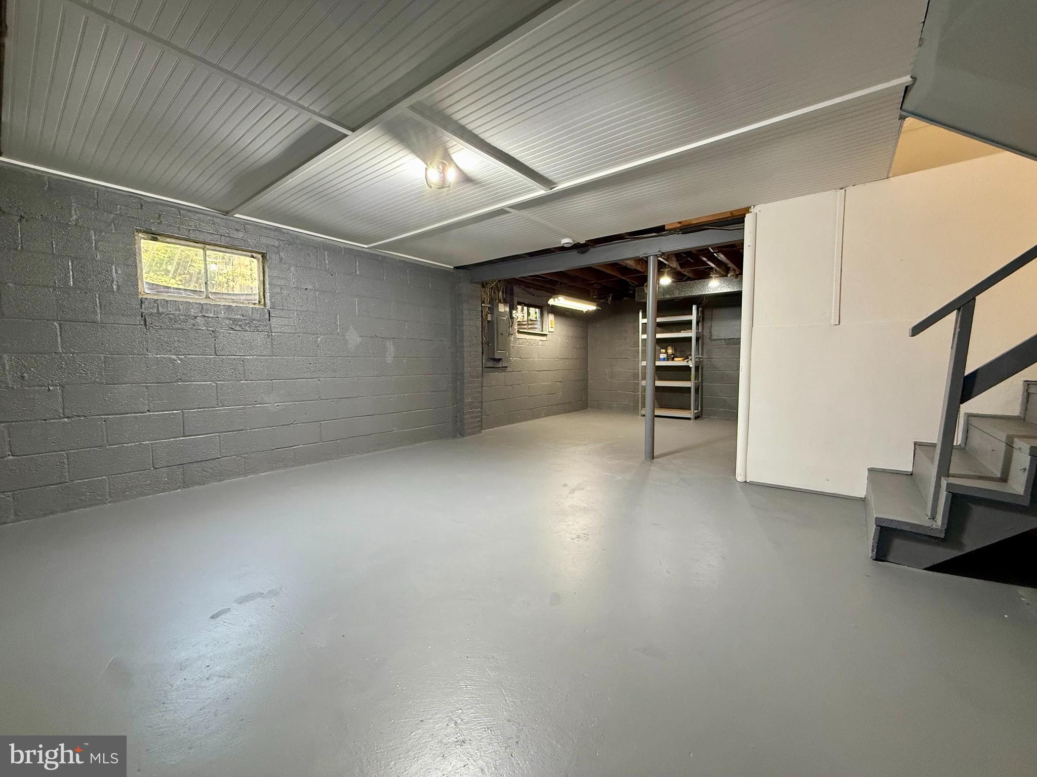 NEWPORT HILLS - Residential