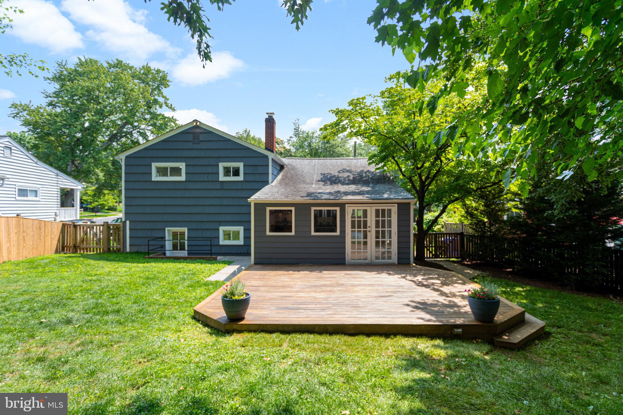 NEWPORT HILLS - Residential