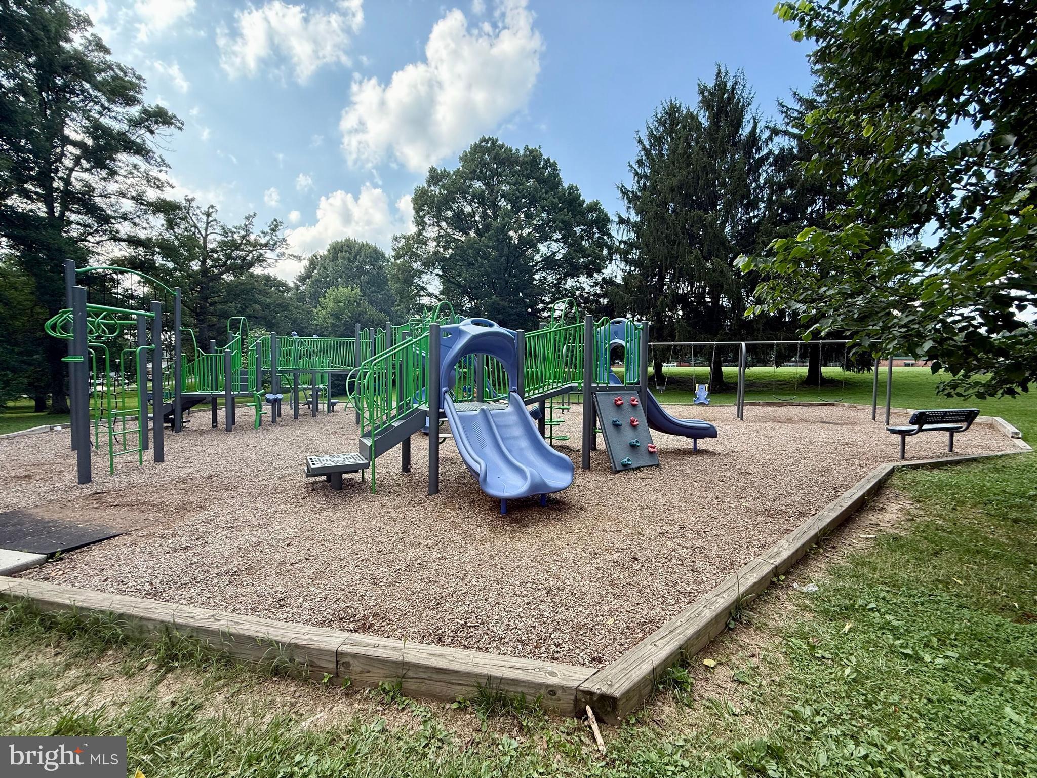 NEWPORT HILLS - Residential