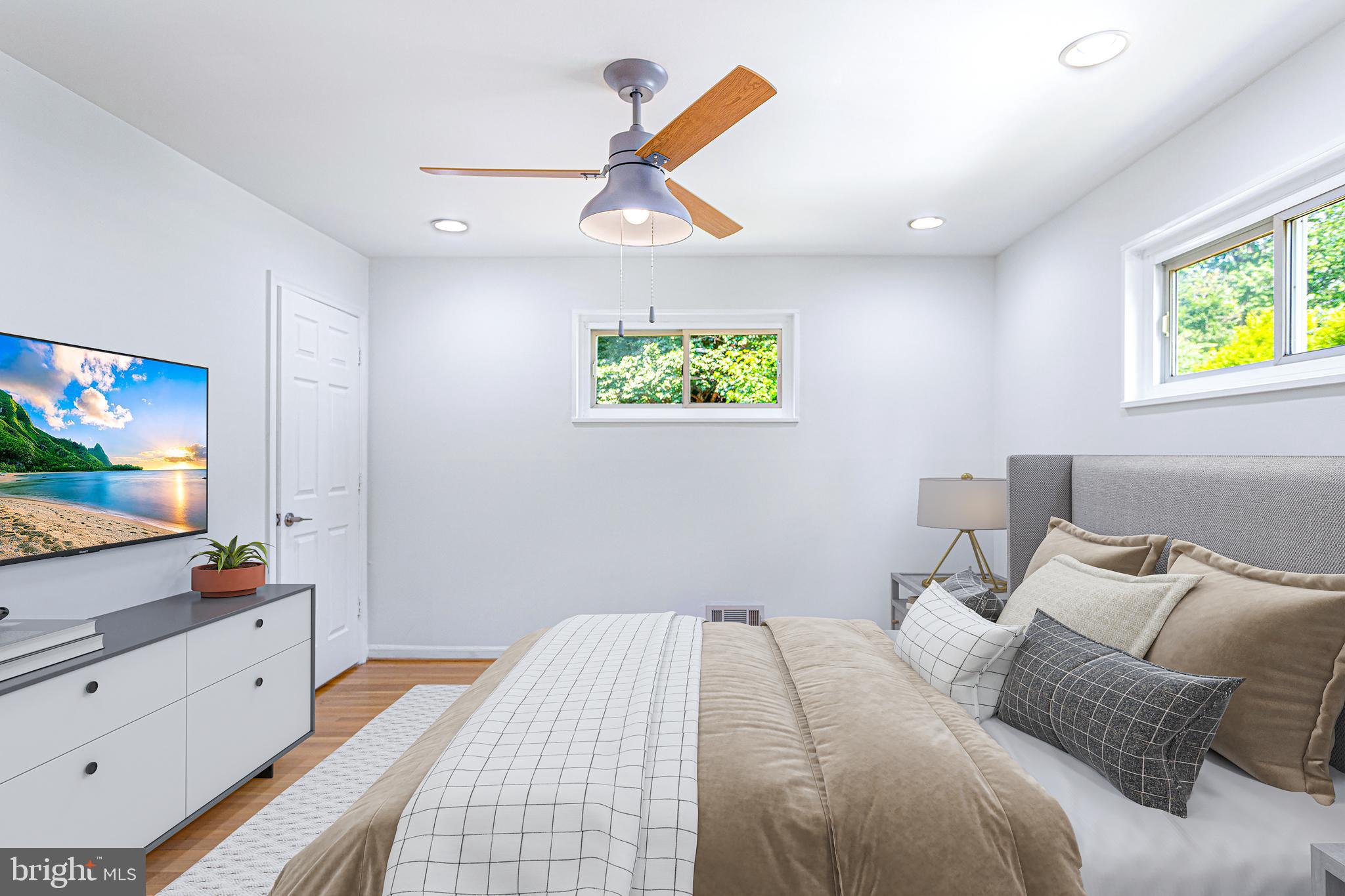 NEWPORT HILLS - Residential