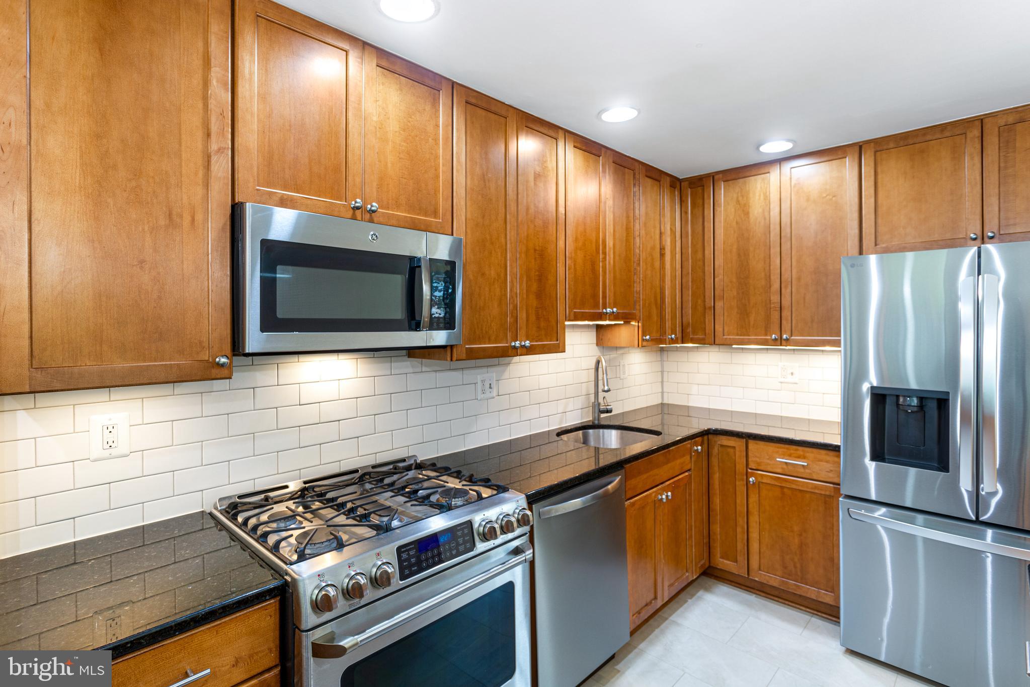 NEWPORT HILLS - Residential