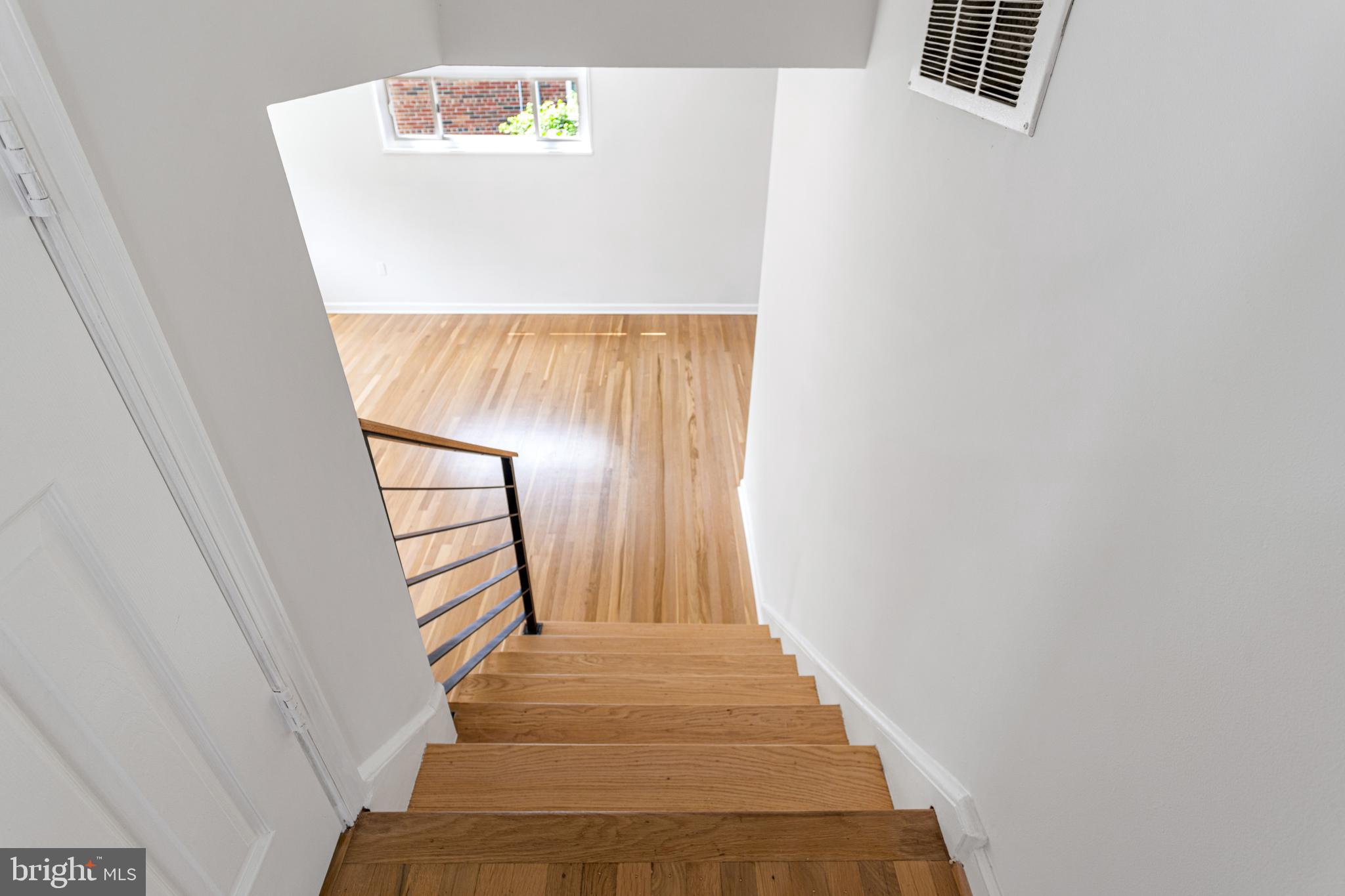 NEWPORT HILLS - Residential