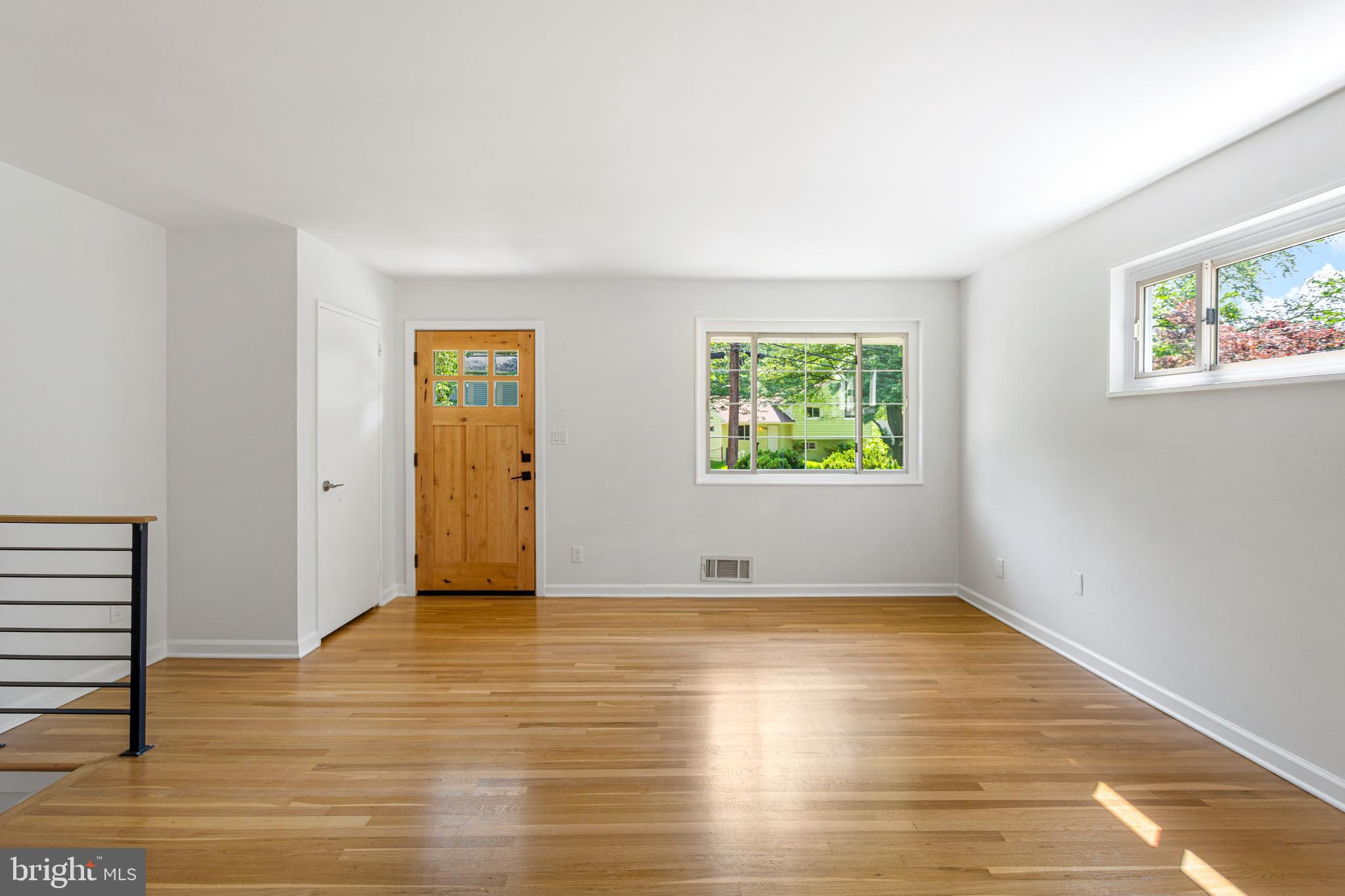 NEWPORT HILLS - Residential