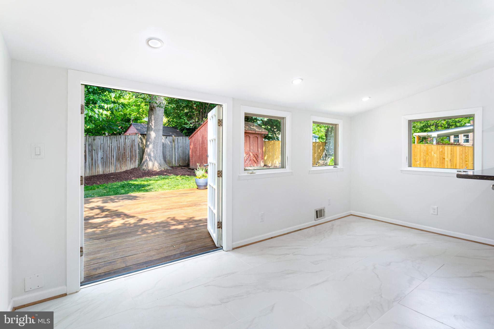 NEWPORT HILLS - Residential