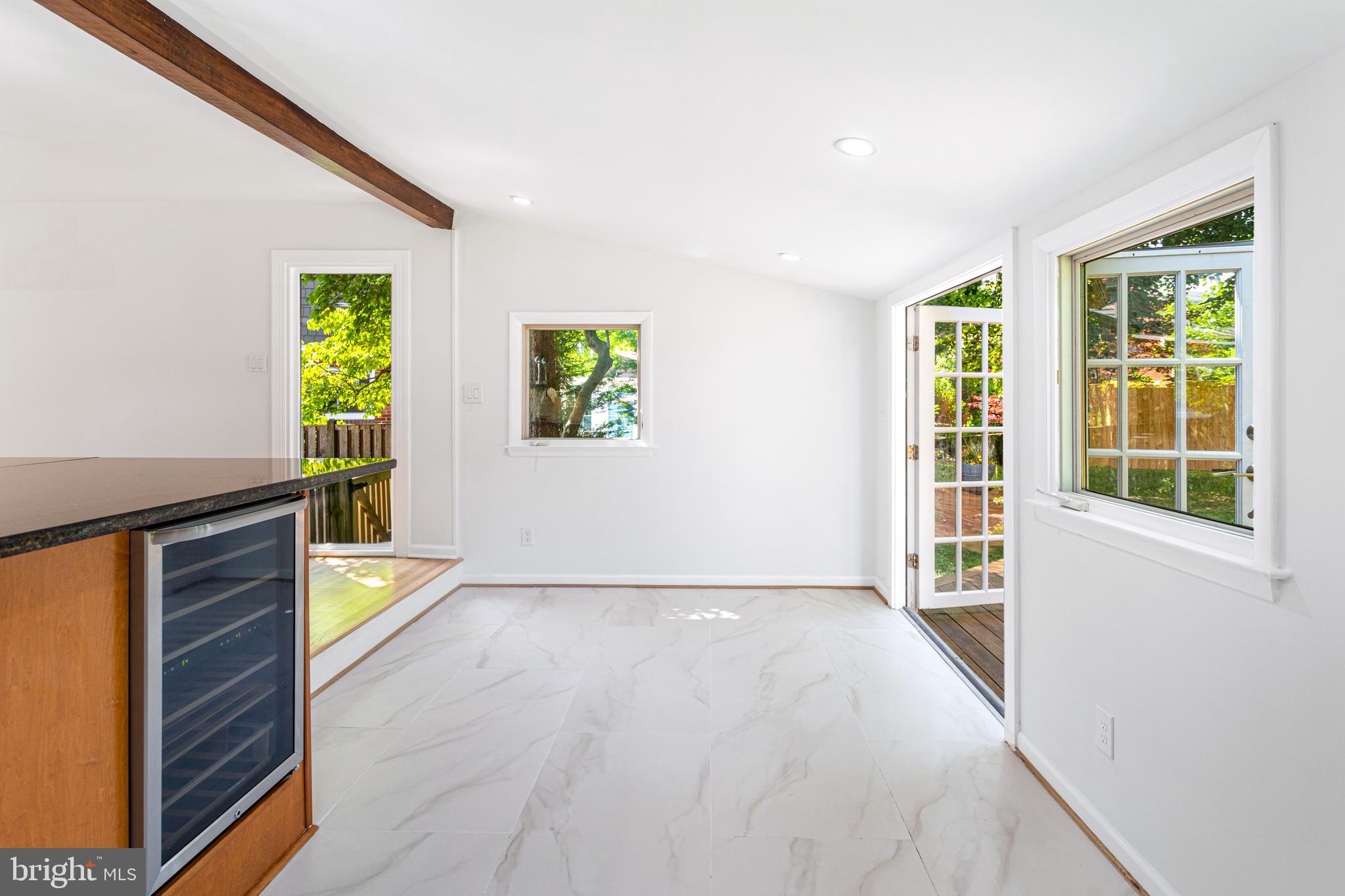 NEWPORT HILLS - Residential