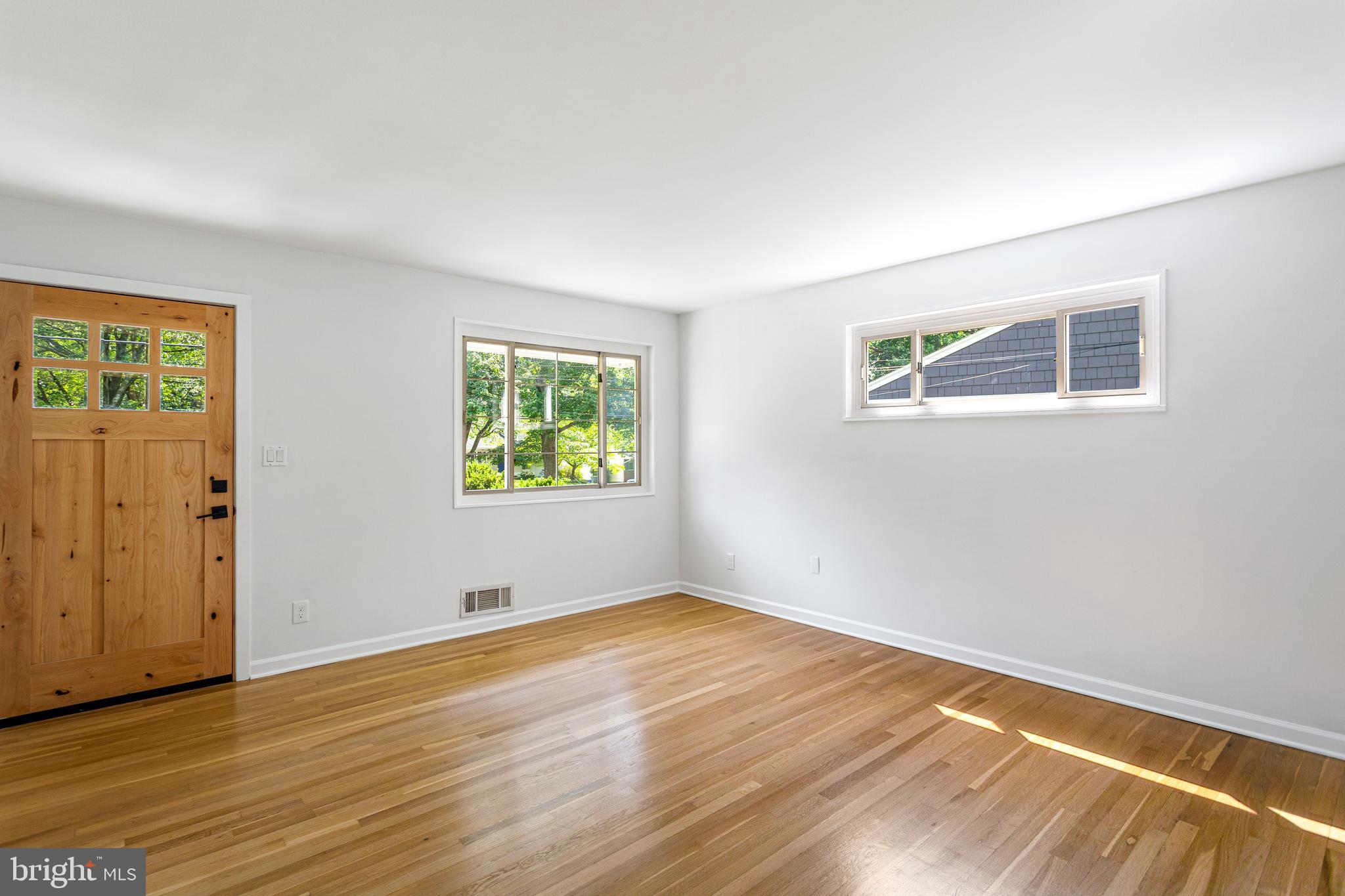 NEWPORT HILLS - Residential