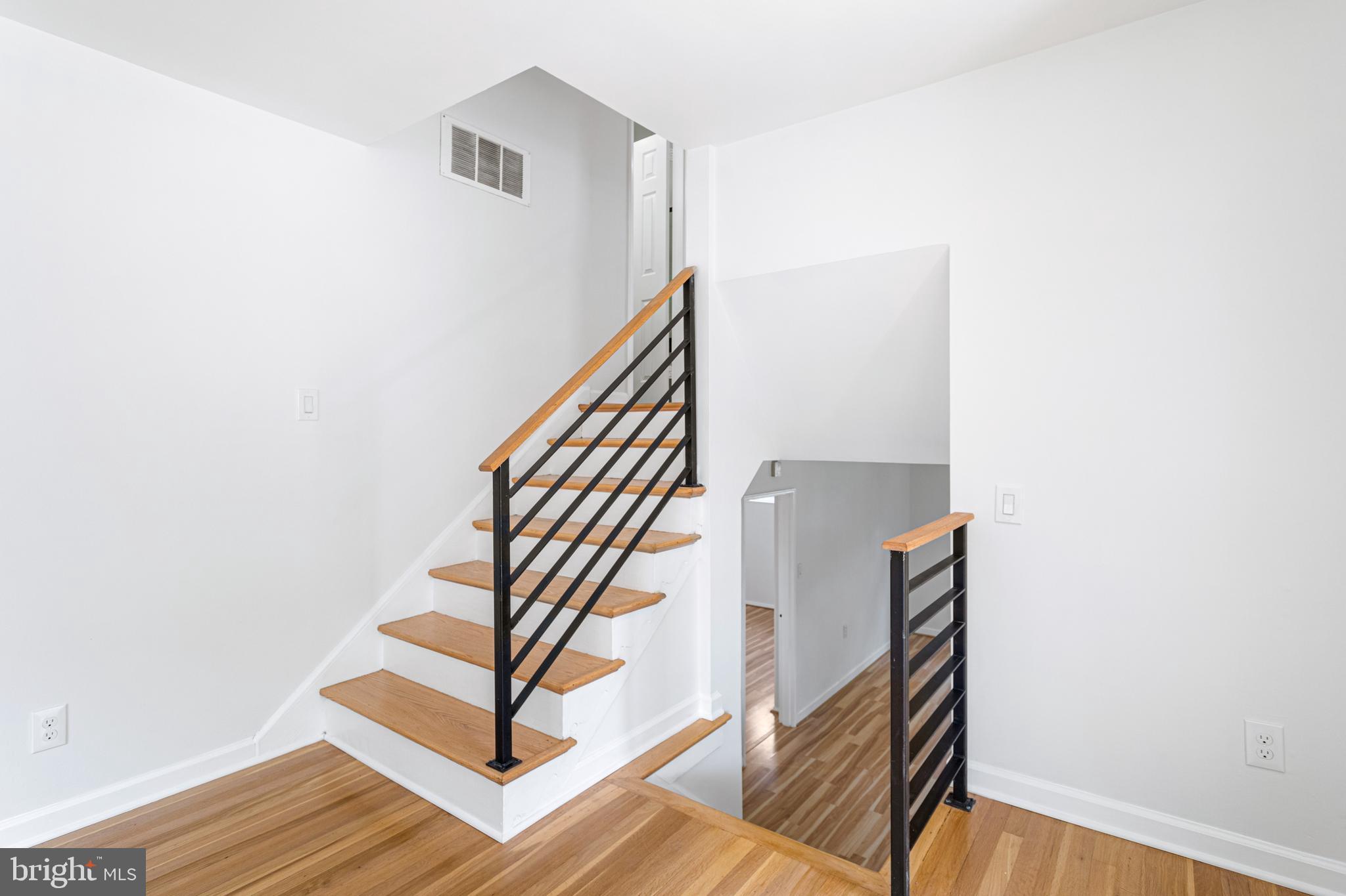 NEWPORT HILLS - Residential