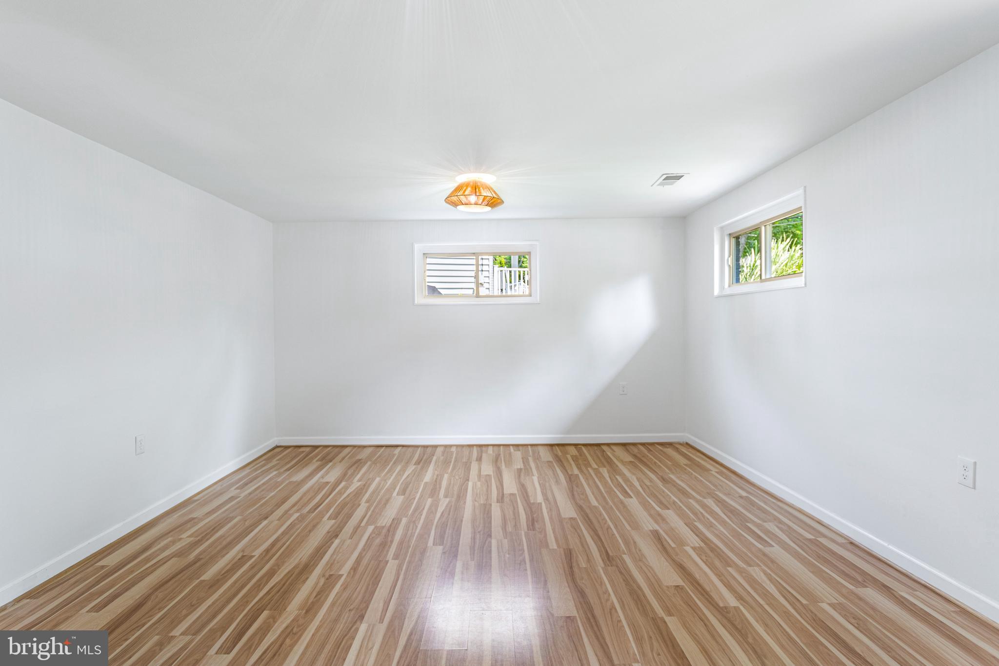 NEWPORT HILLS - Residential