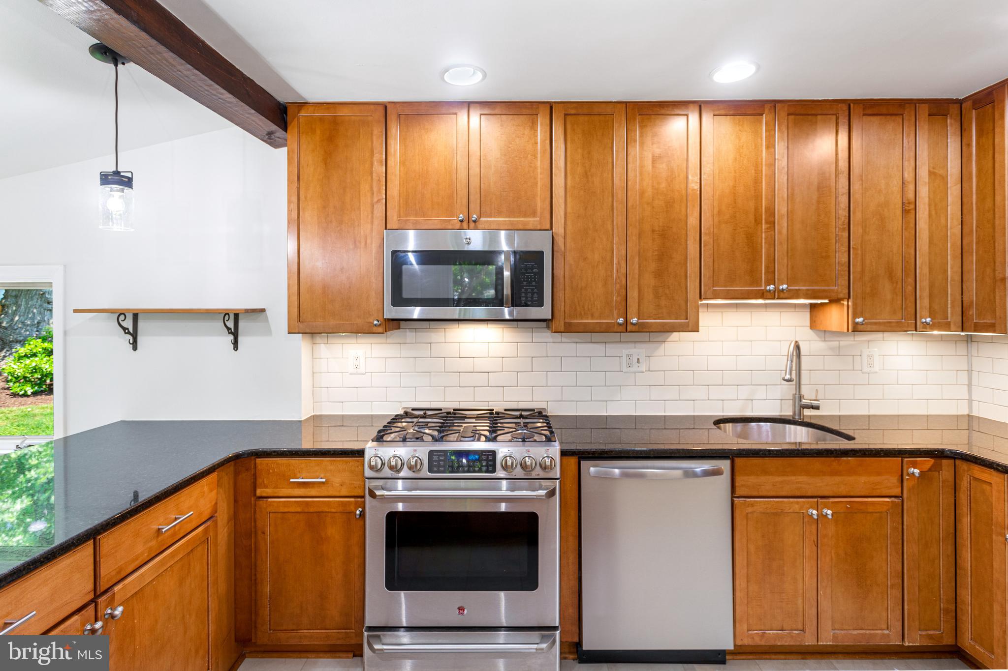 NEWPORT HILLS - Residential