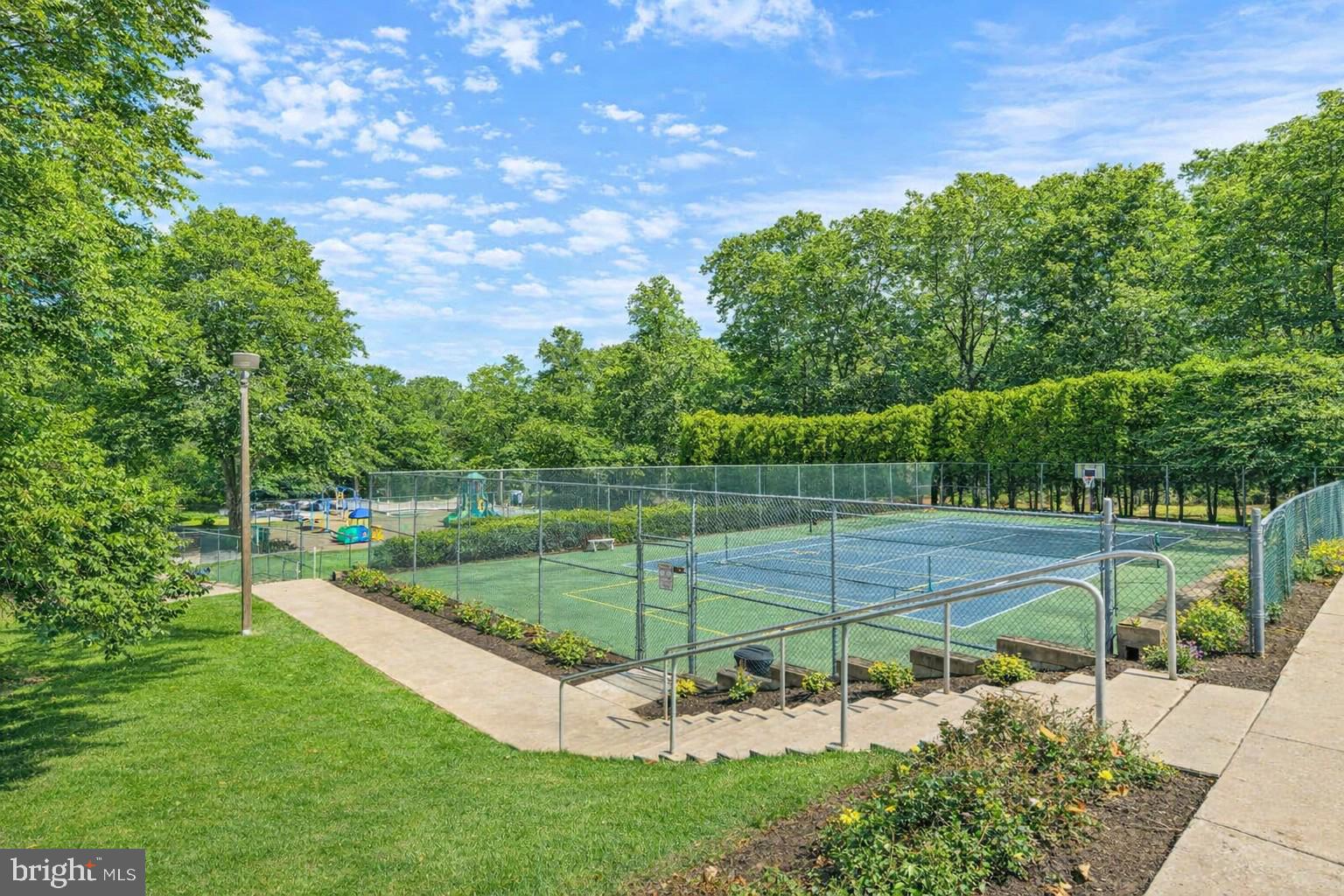 CHARLESTOWN HUNT - Residential